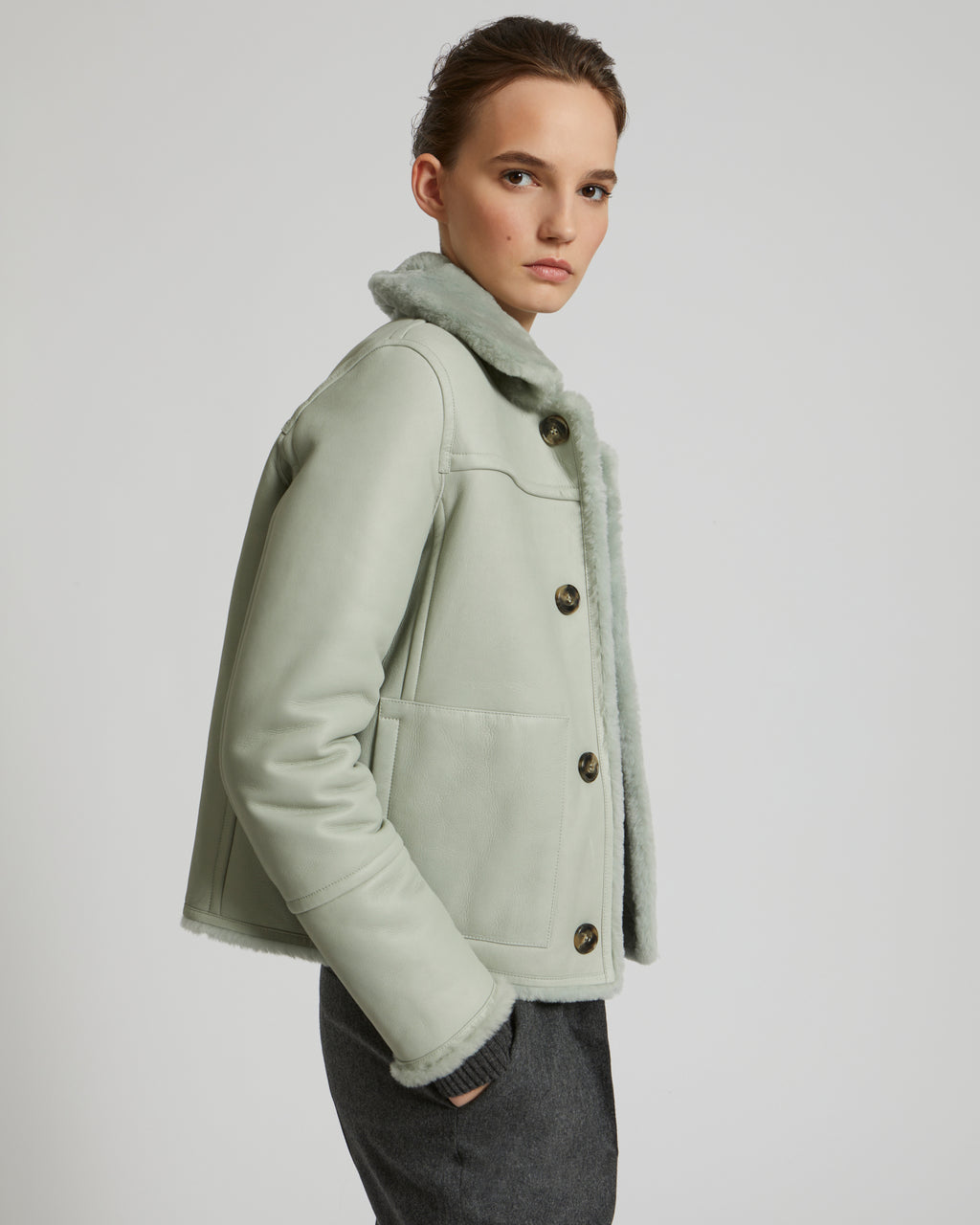 Short reversible jacket in merino lambskin