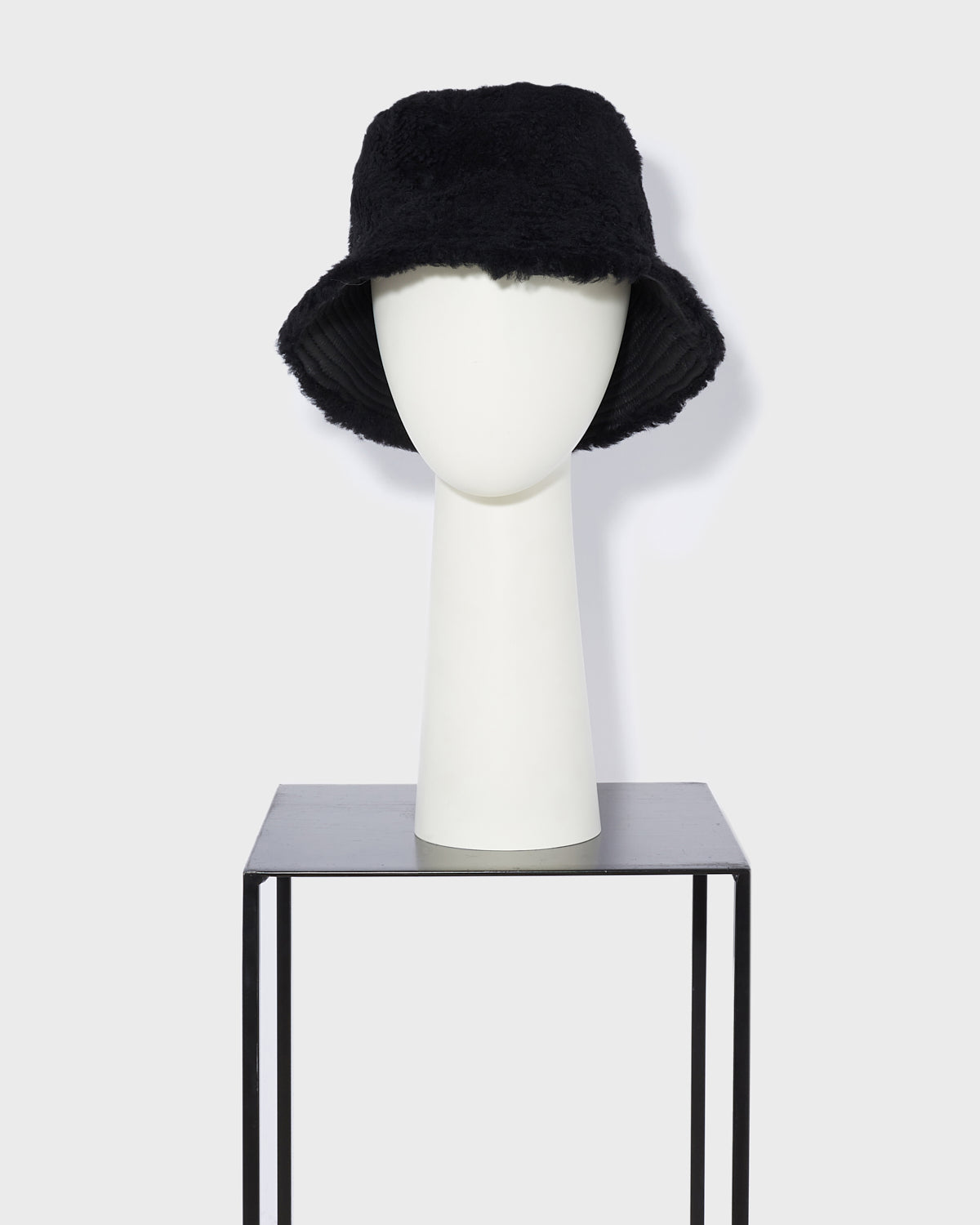 Curly merino bucket hat - black - Yves Salomon – Yves Salomon US display picture 1