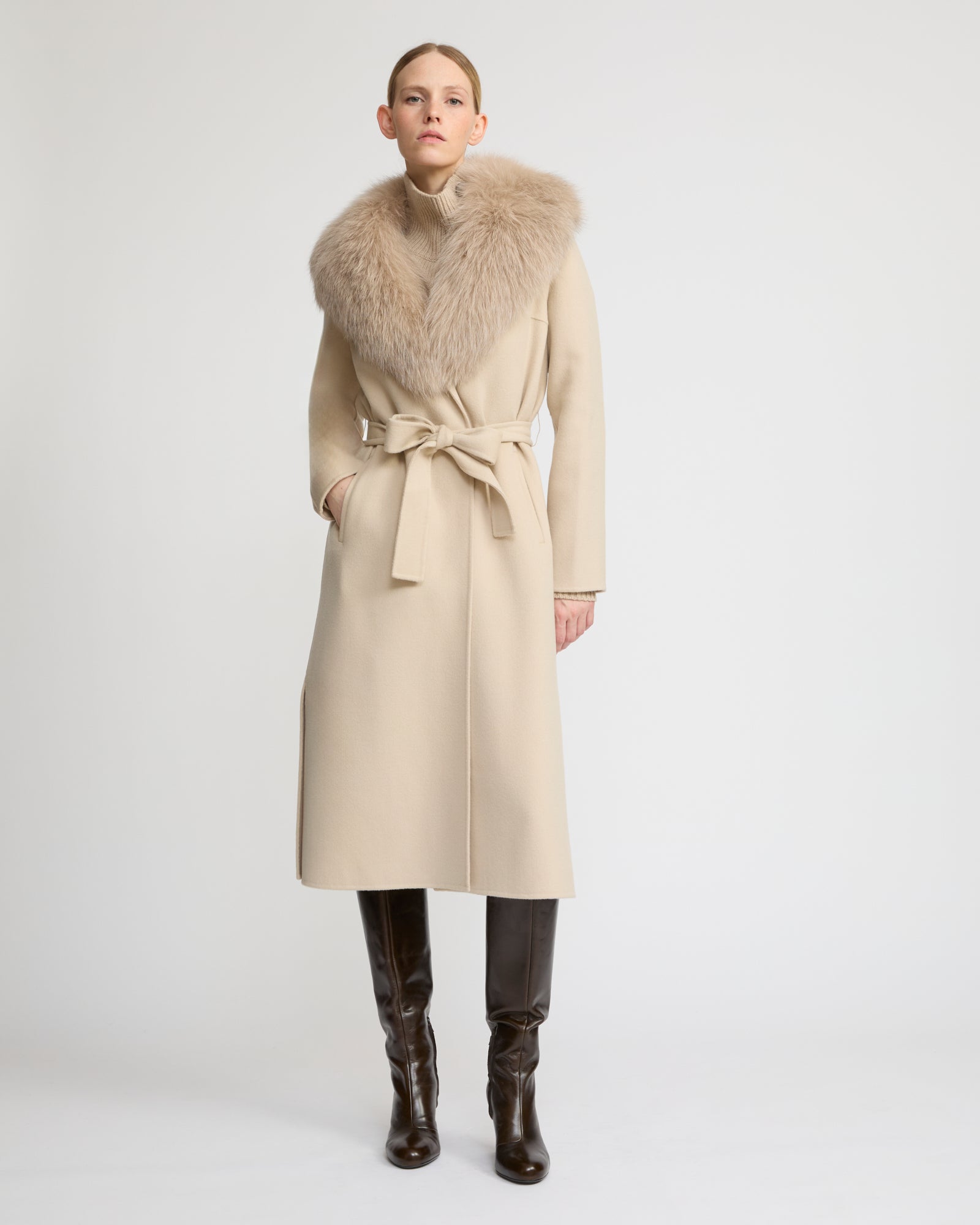 Belted coat in cashmere wool with fox fur collar and lapel - Yves Salomon