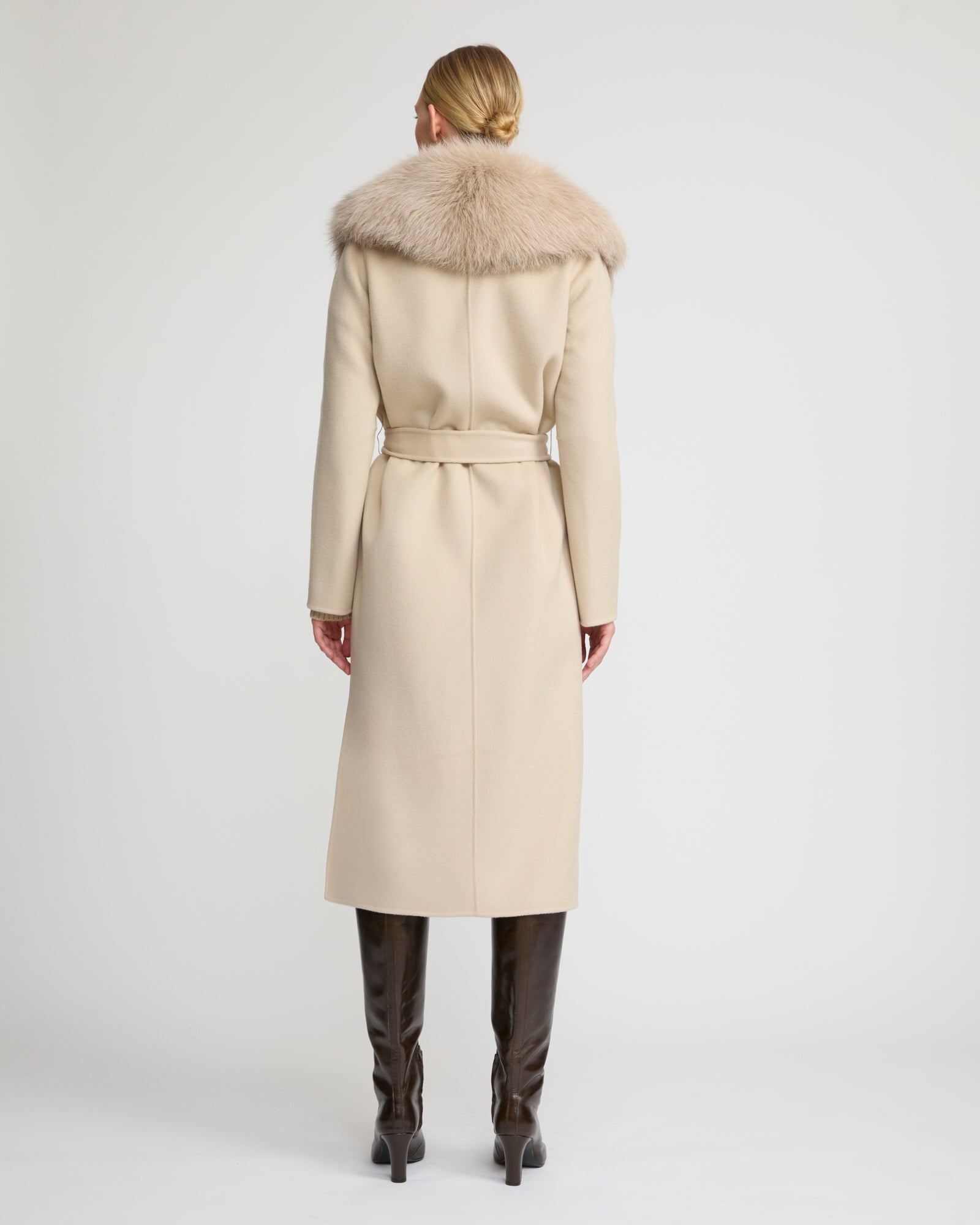 Belted coat in cashmere wool with fox fur collar and lapel - Yves Salomon