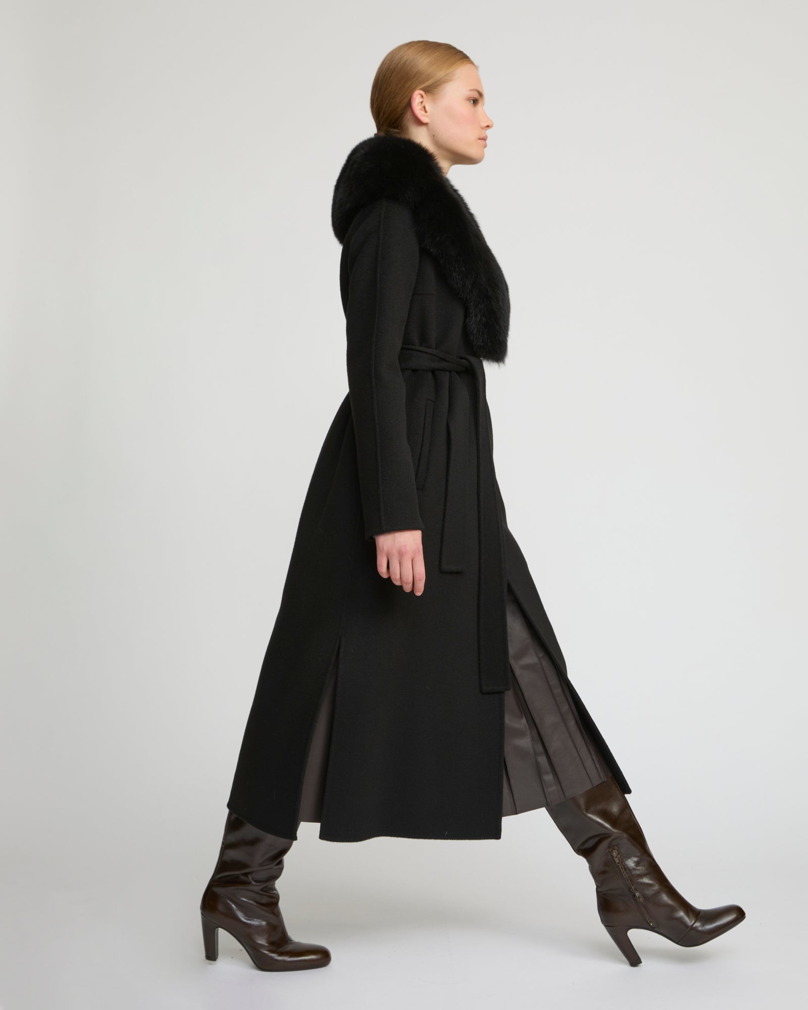 Belted coat in cashmere wool with fox fur collar and lapel - Yves Salomon