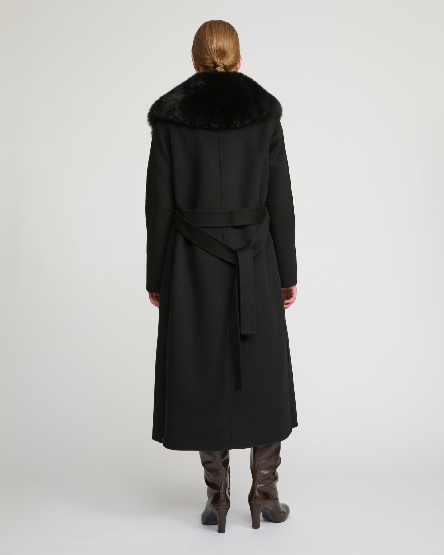 Belted coat in cashmere wool with fox fur collar and lapel - Yves Salomon