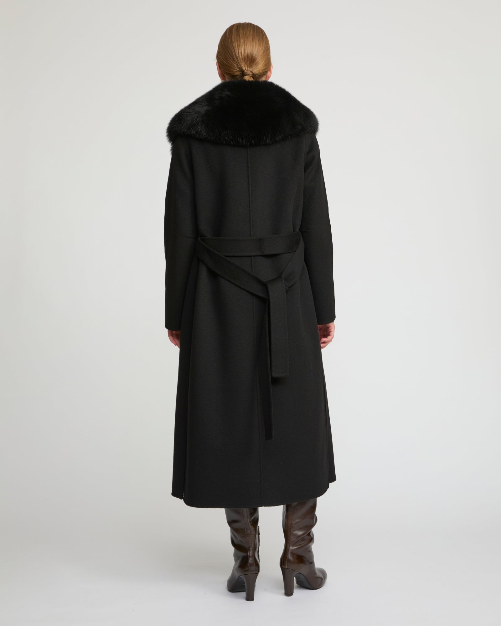 Belted coat in cashmere wool with fox fur collar and lapel - Yves Salomon