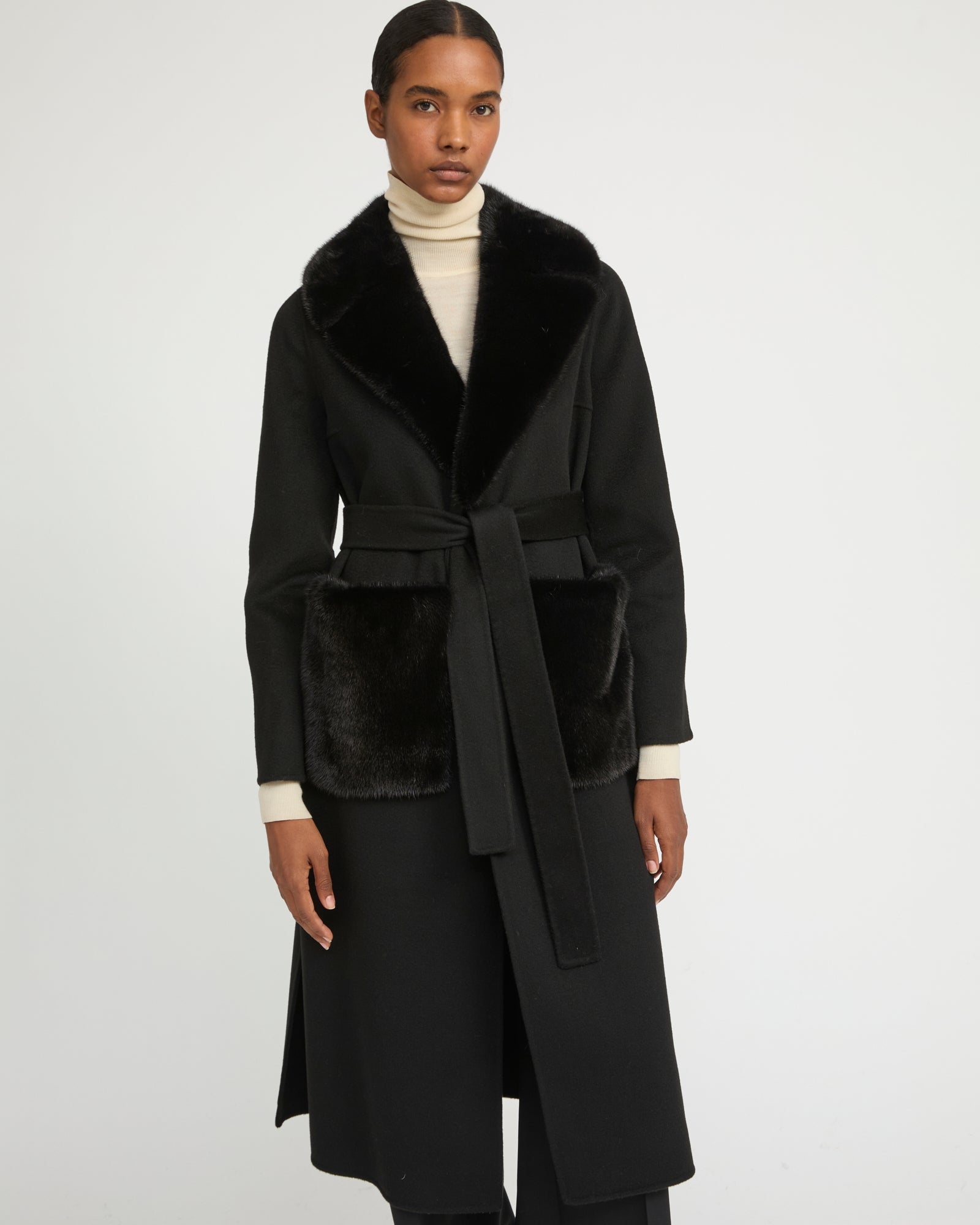 Belted coat in cashmere wool with mink fur collar and over-pockets - Yves Salomon