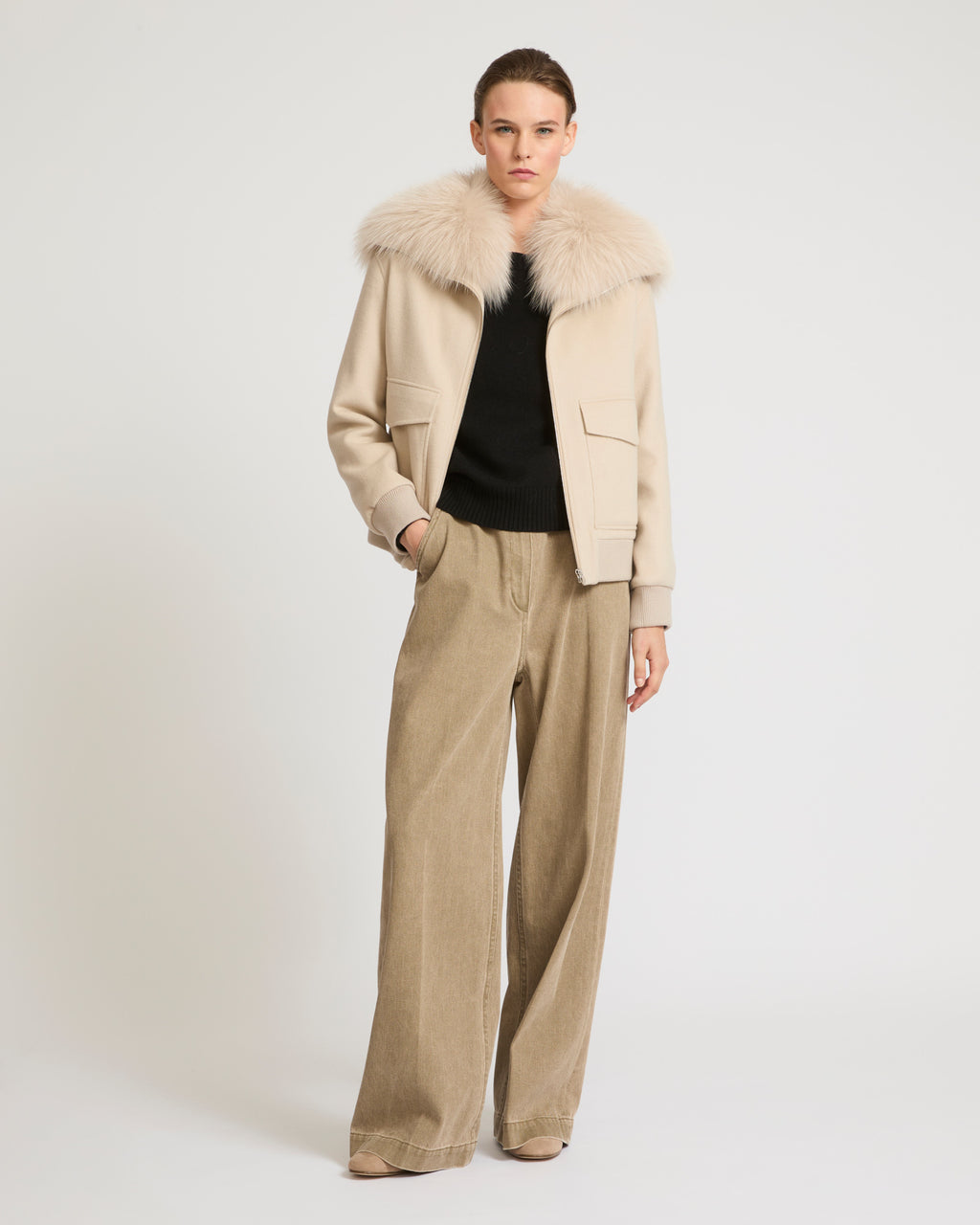 Cropped jacket in cashmere wool with fox fur collar