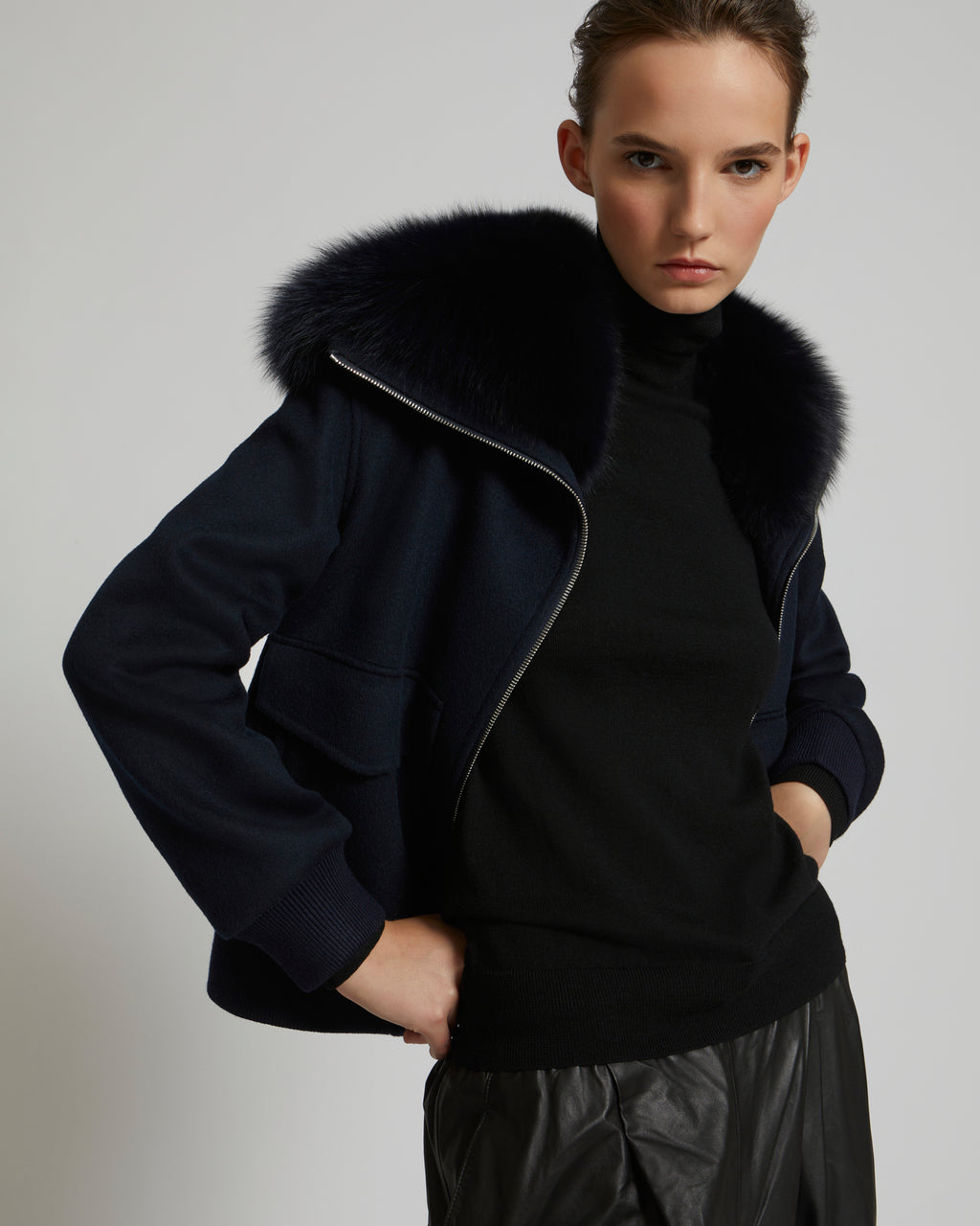 Cropped jacket in cashmere wool with fox fur collar