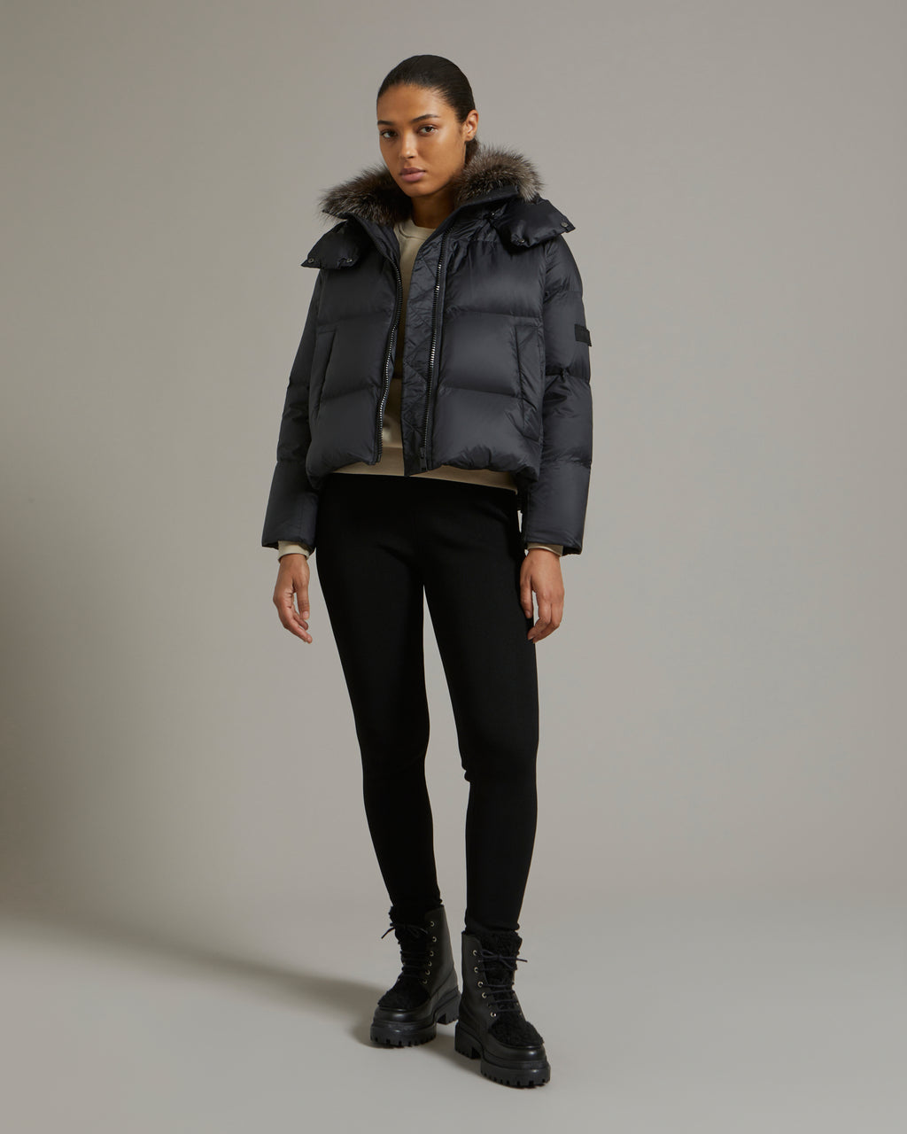down jacket in – black US water-repellent Yves Salomon Short - technical with fox \