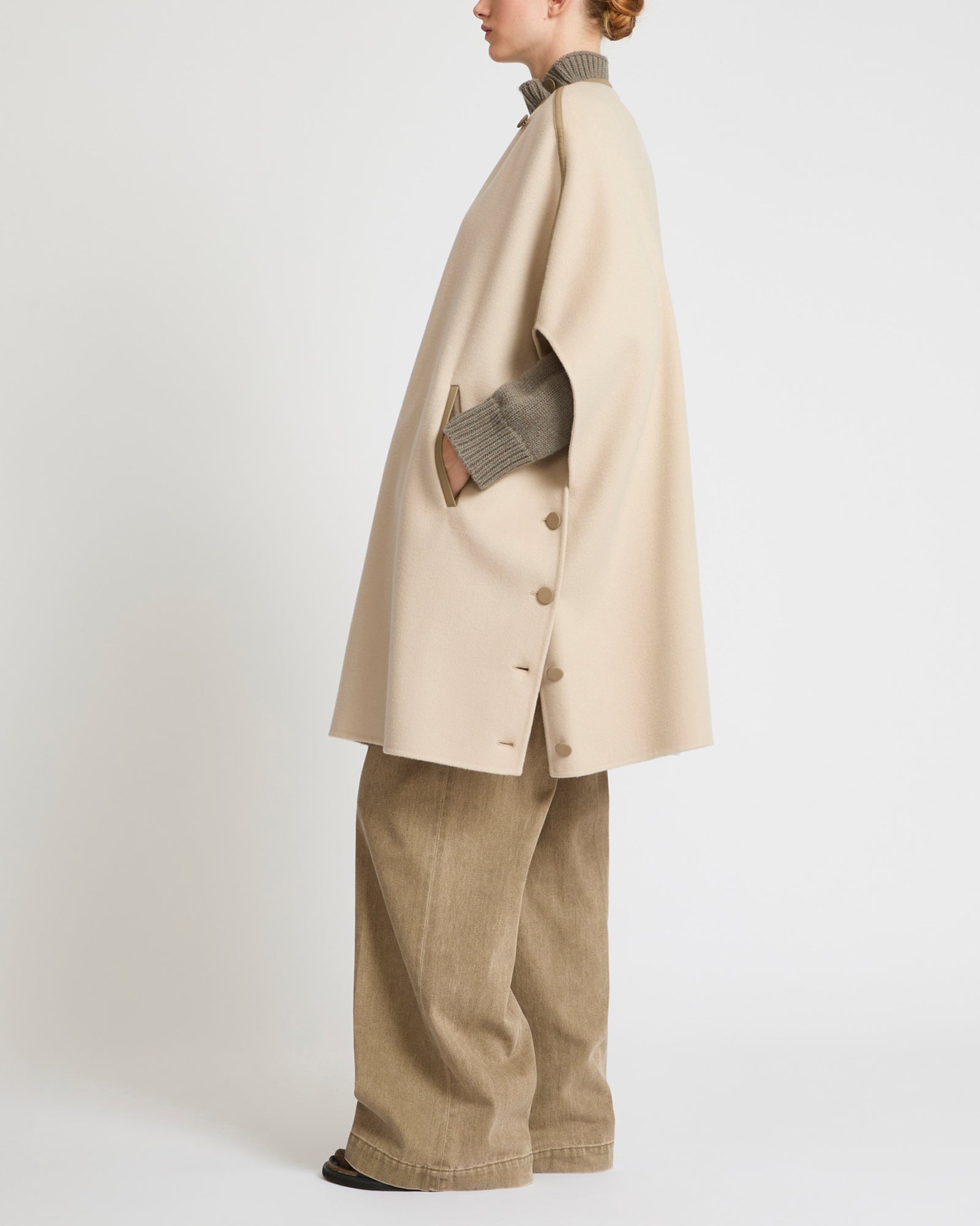 Double-sided cashmere blend cape with button details -Yves Salomon