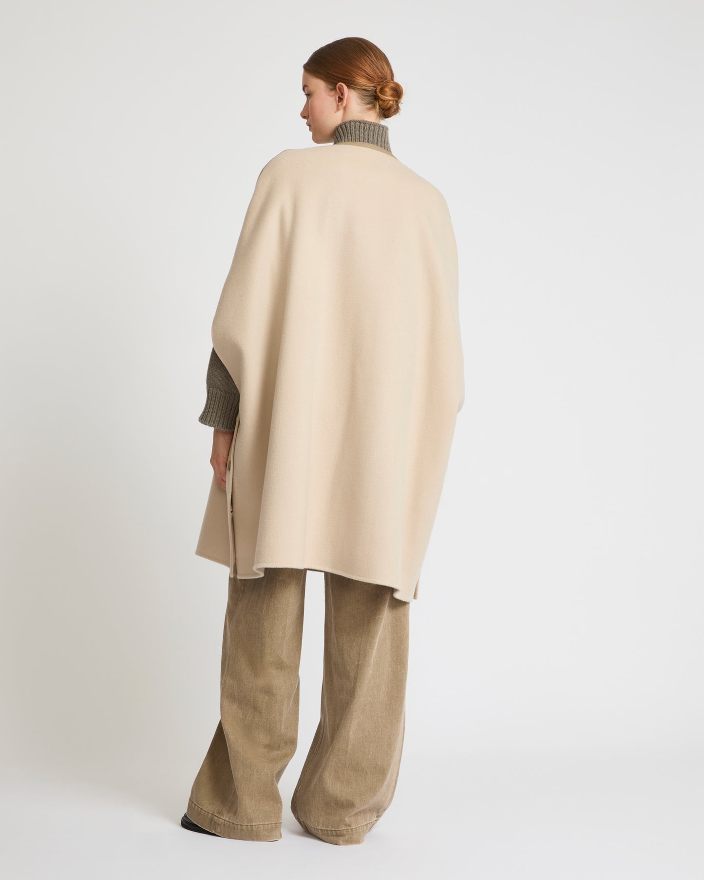 Double-sided cashmere blend cape with button details -Yves Salomon