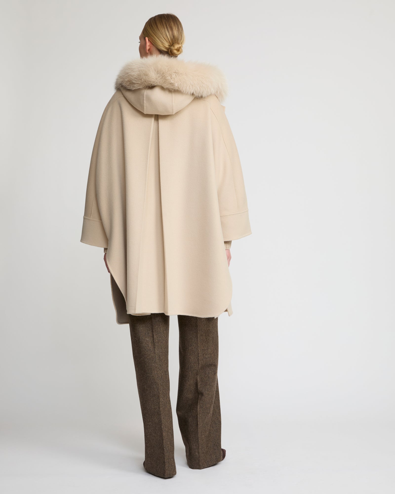 Cashmere blend hooded cape with fox trim - Yves Salomon