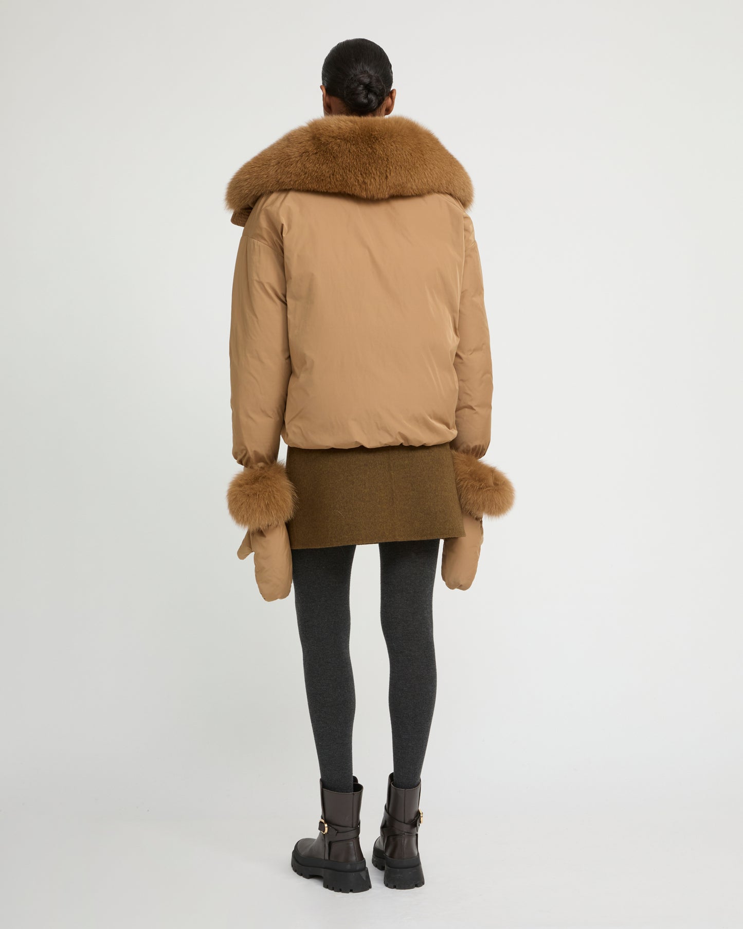 Short technical fabric down jacket with detachable fox fur collar - Yves Salomon