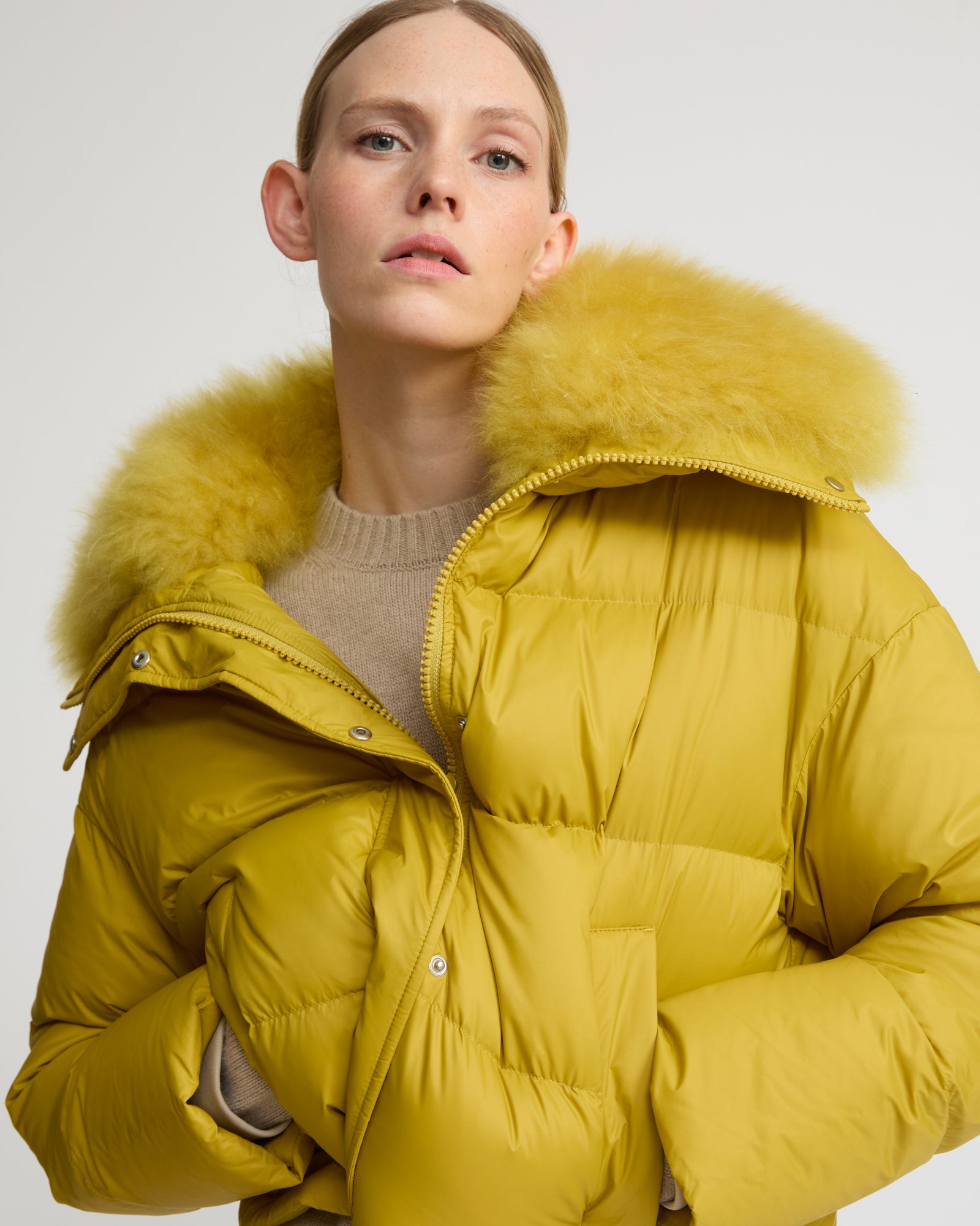 Short down jacket with fluffy lambswool trim - Yves Salomon