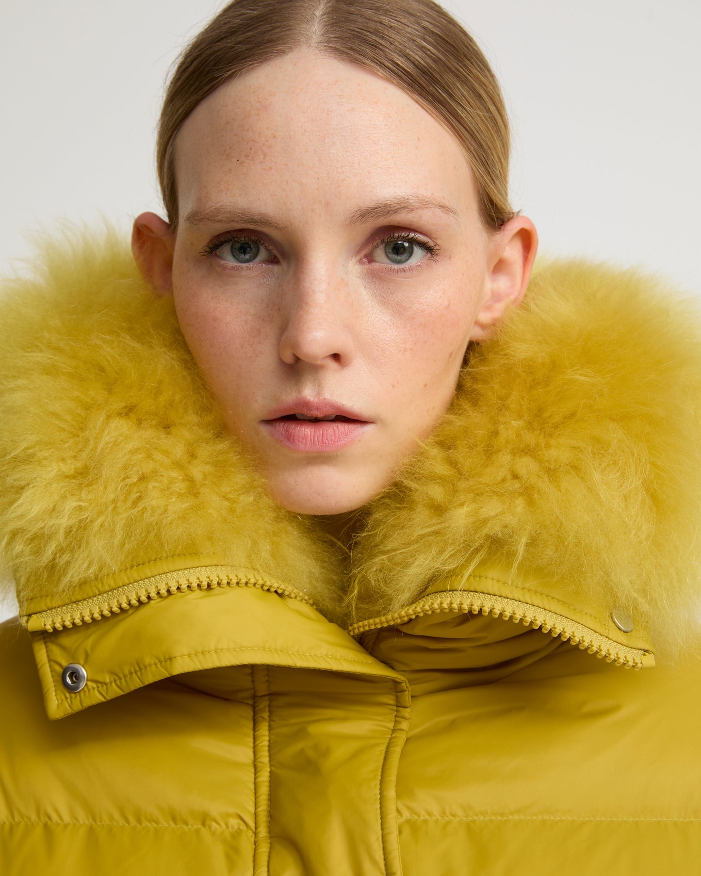 Short down jacket with fluffy lambswool trim - Yves Salomon