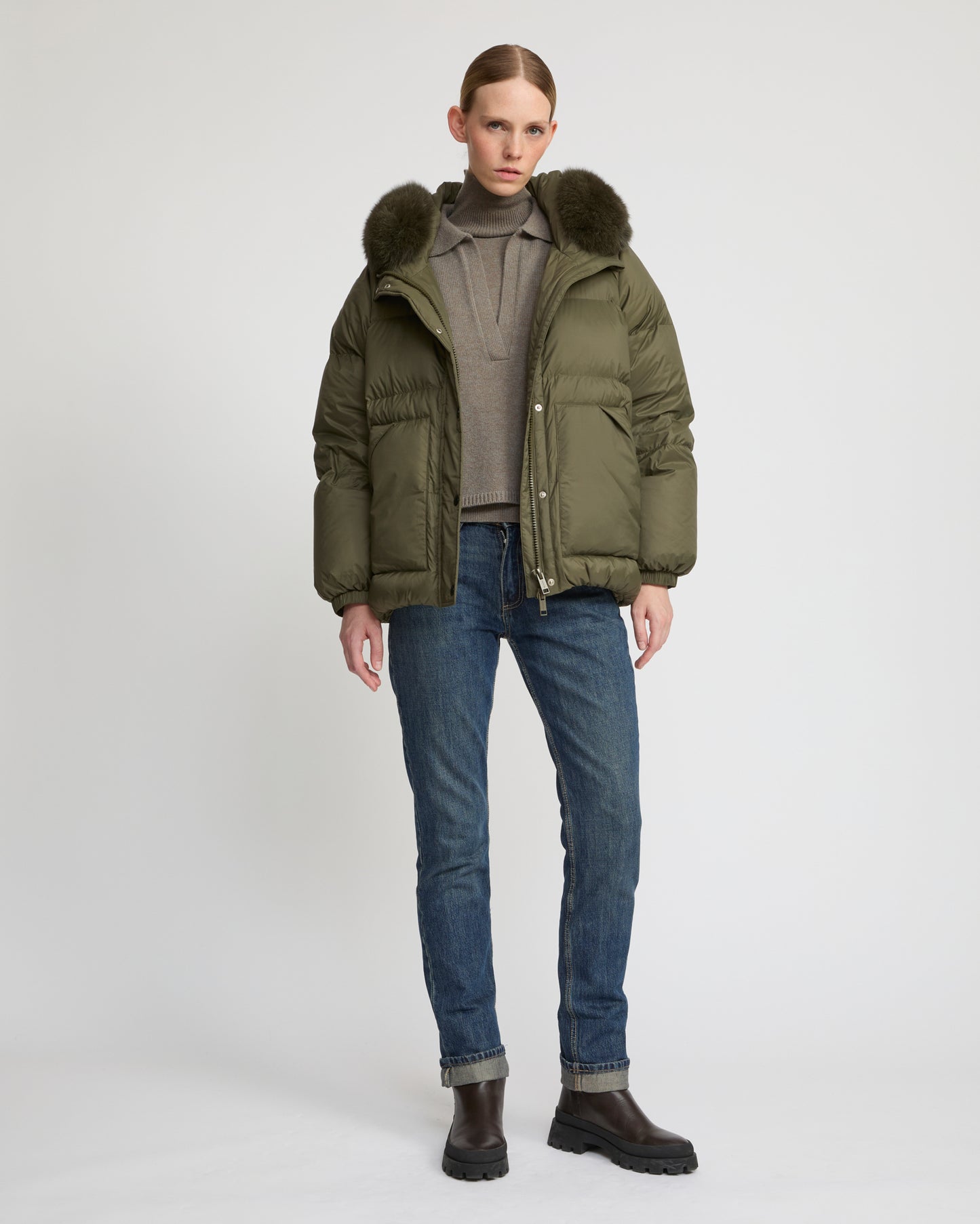 Short down jacket with raglan sleeves and fox fur trim - Yves Salomon