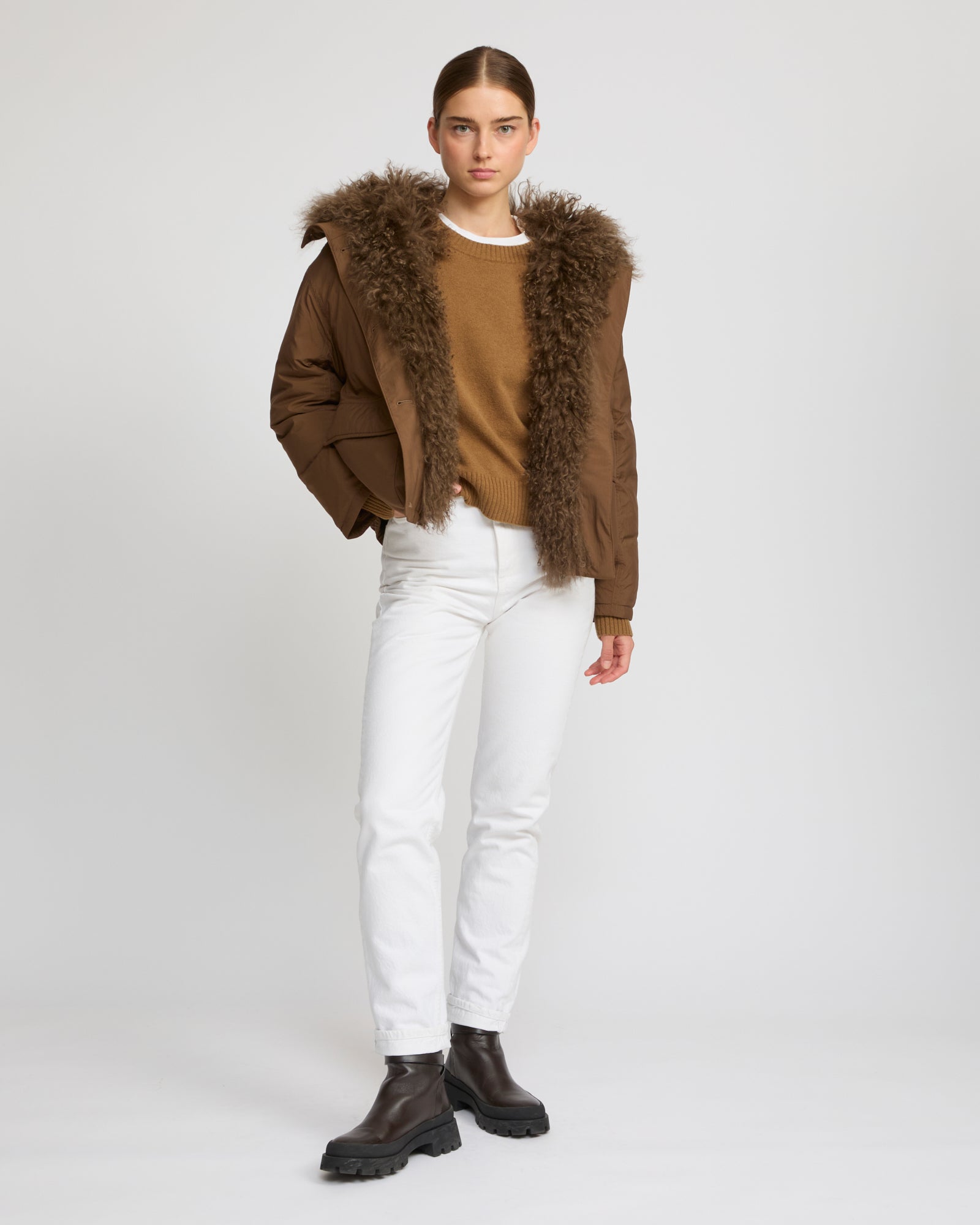 Short ultra-light down jacket with curly lambskin trim - Yves Salomon