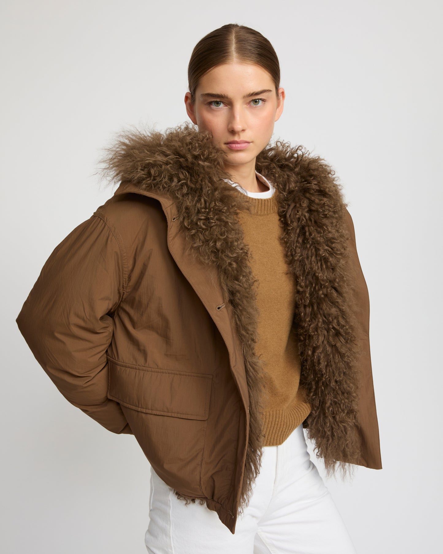 Short ultra-light down jacket with curly lambskin trim - Yves Salomon