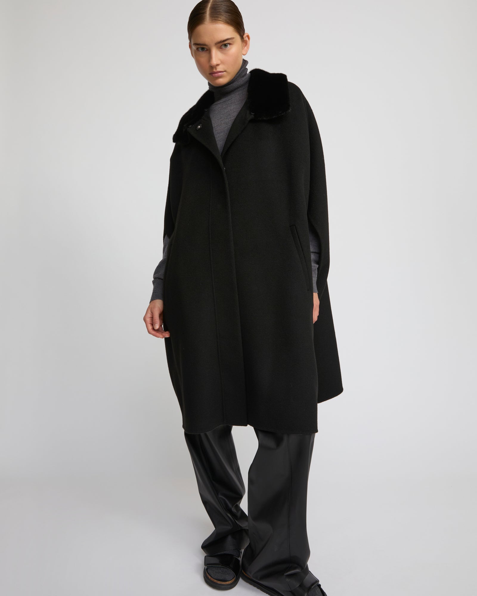 Cashmere-blend cape with removable mink fur collar - Yves Salomon