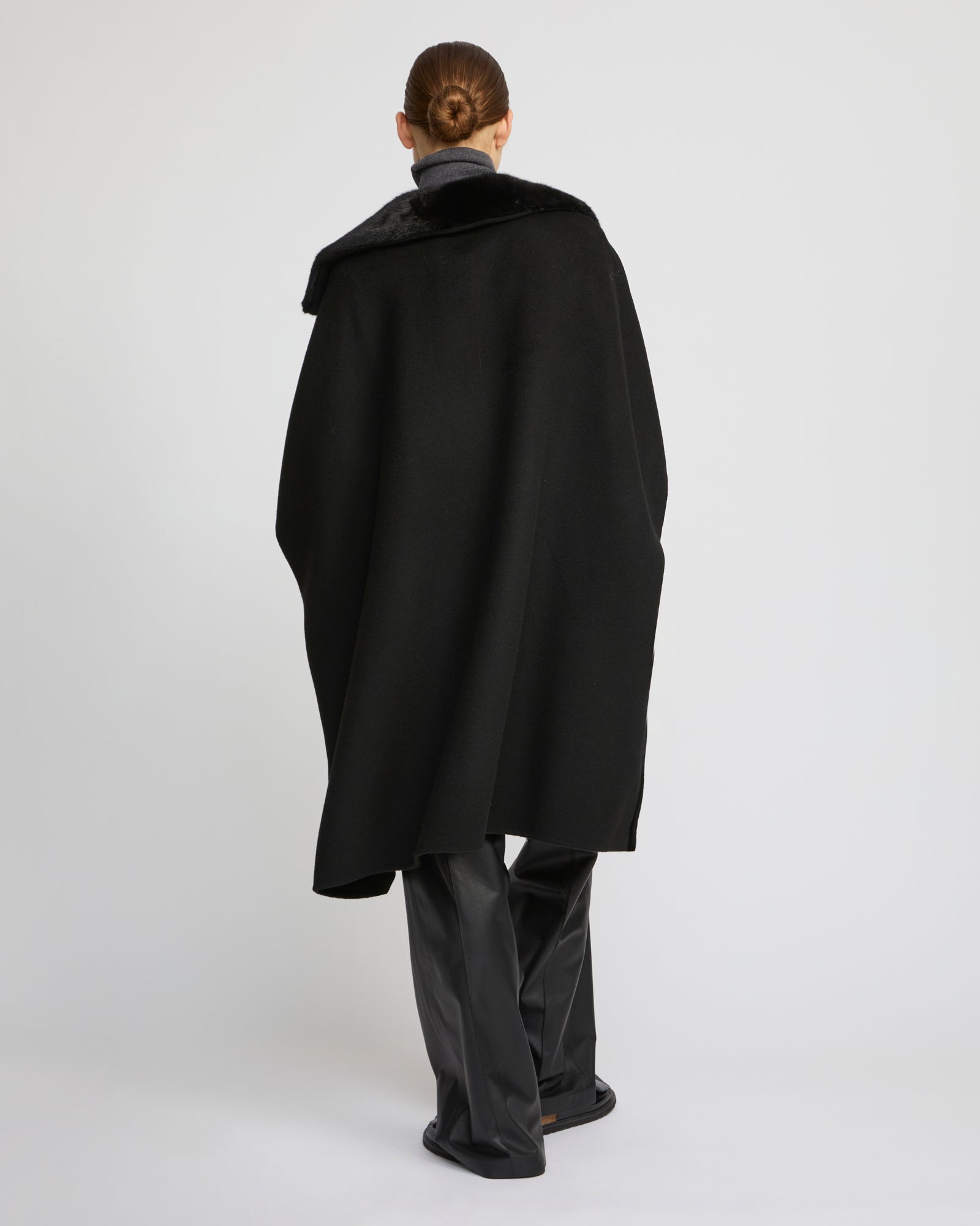 Cashmere-blend cape with removable mink fur collar - Yves Salomon