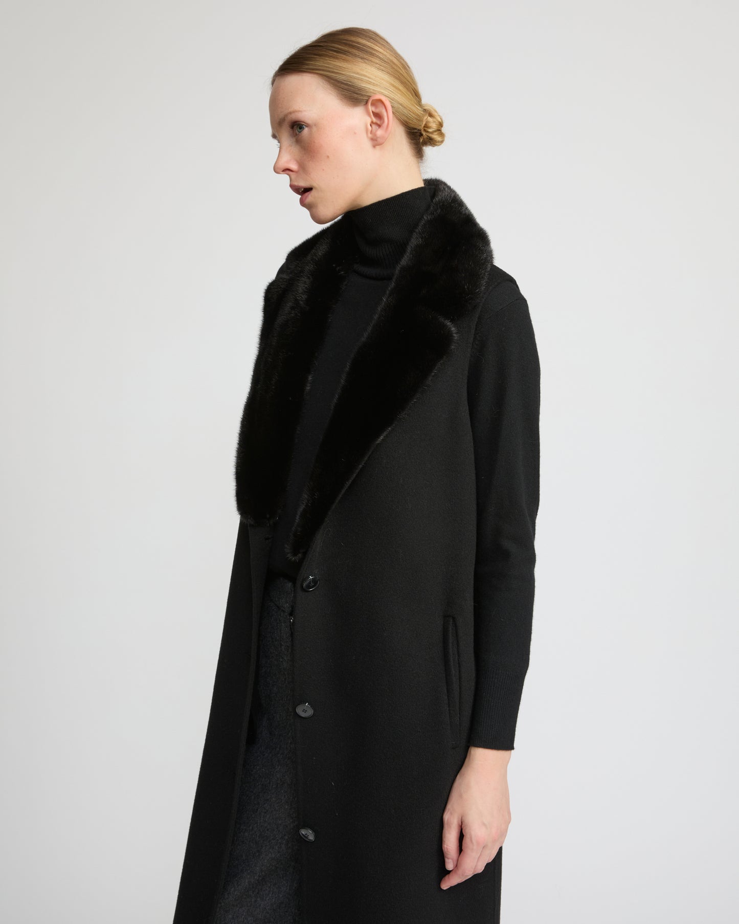 Long cashmere-blend gilet with detachable mink fur collar - Yves Salomon