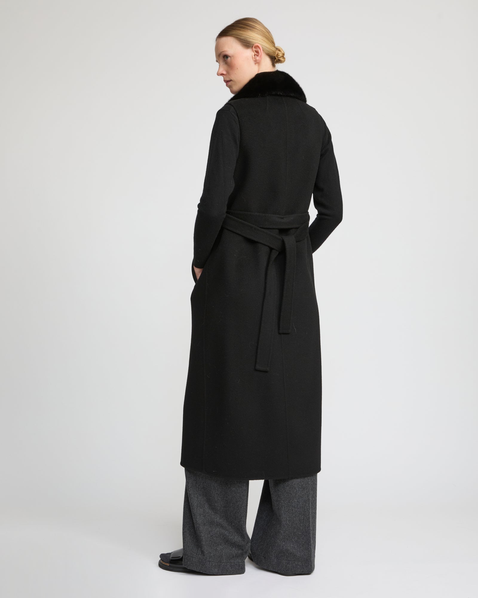 Long cashmere-blend gilet with detachable mink fur collar - Yves Salomon