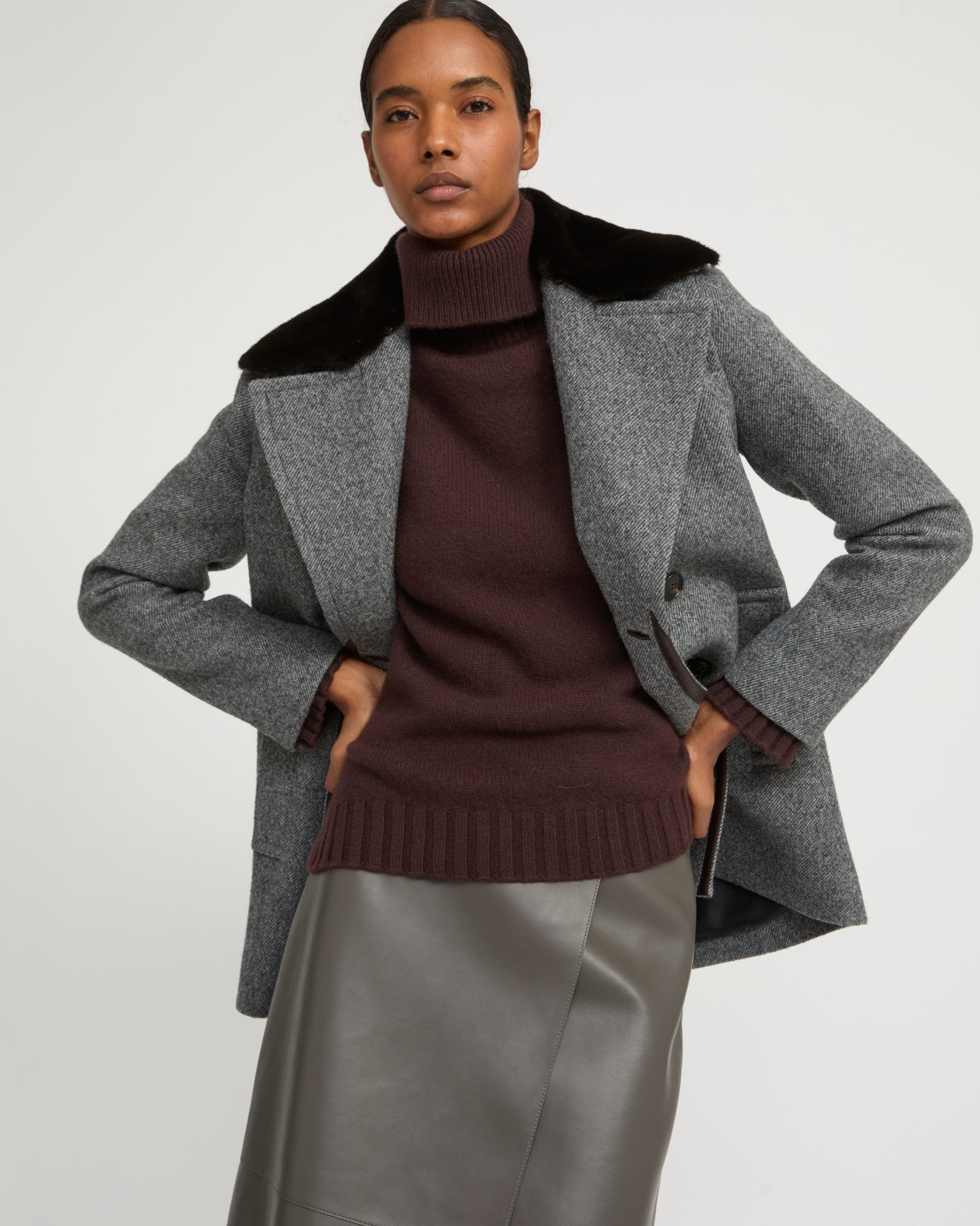 Woollen peacoat with lambskin leather details and mink fur collar - Yves Salomon