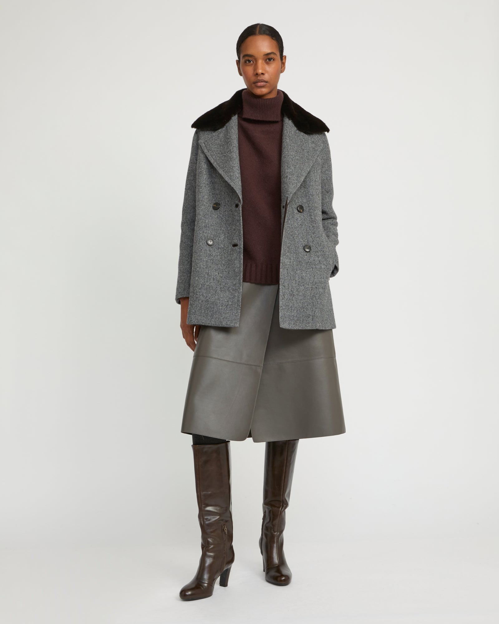 Woollen peacoat with lambskin leather details and mink fur collar - Yves Salomon