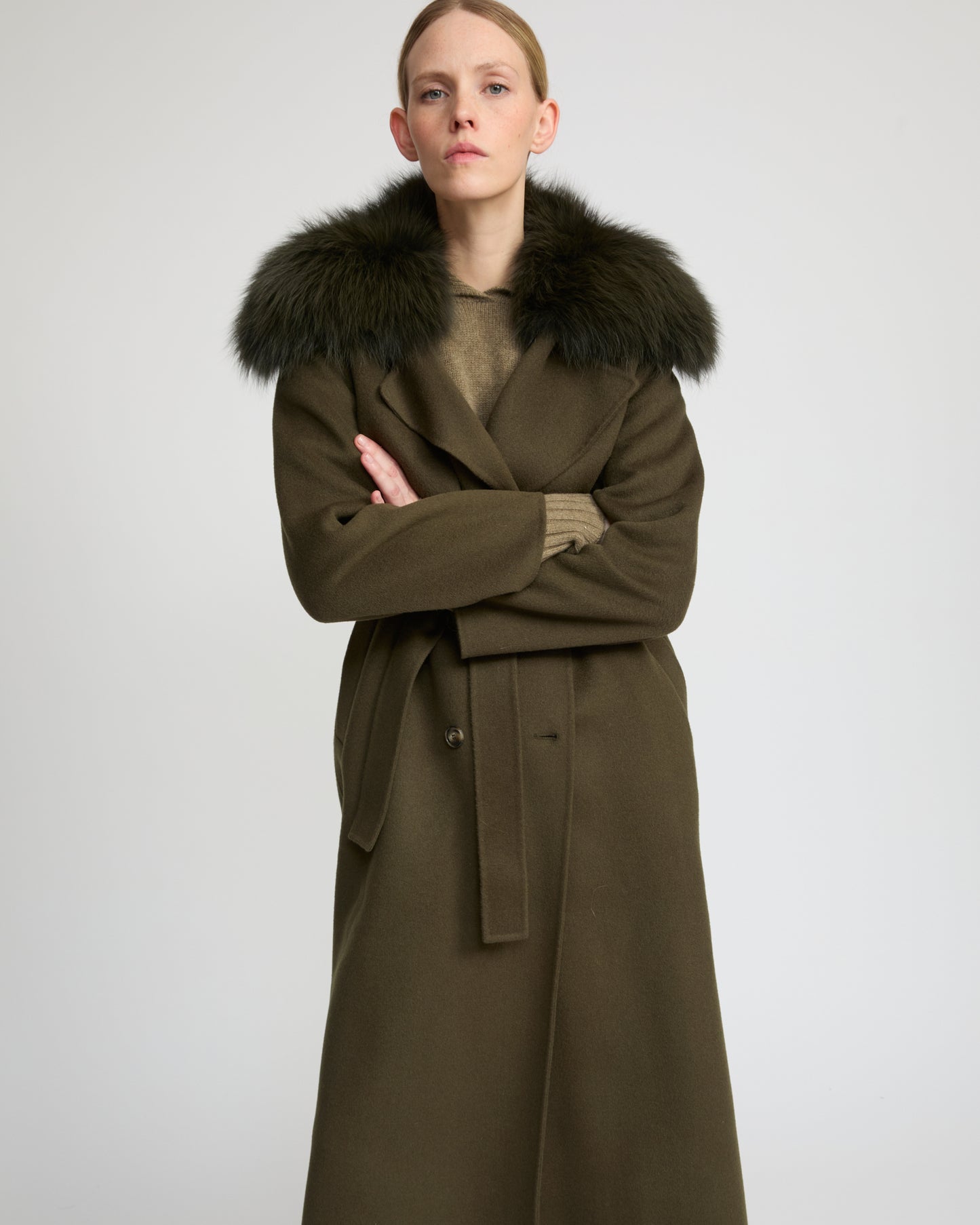 Belted coat in cashmere wool with fox fur collar - Yves Salomon