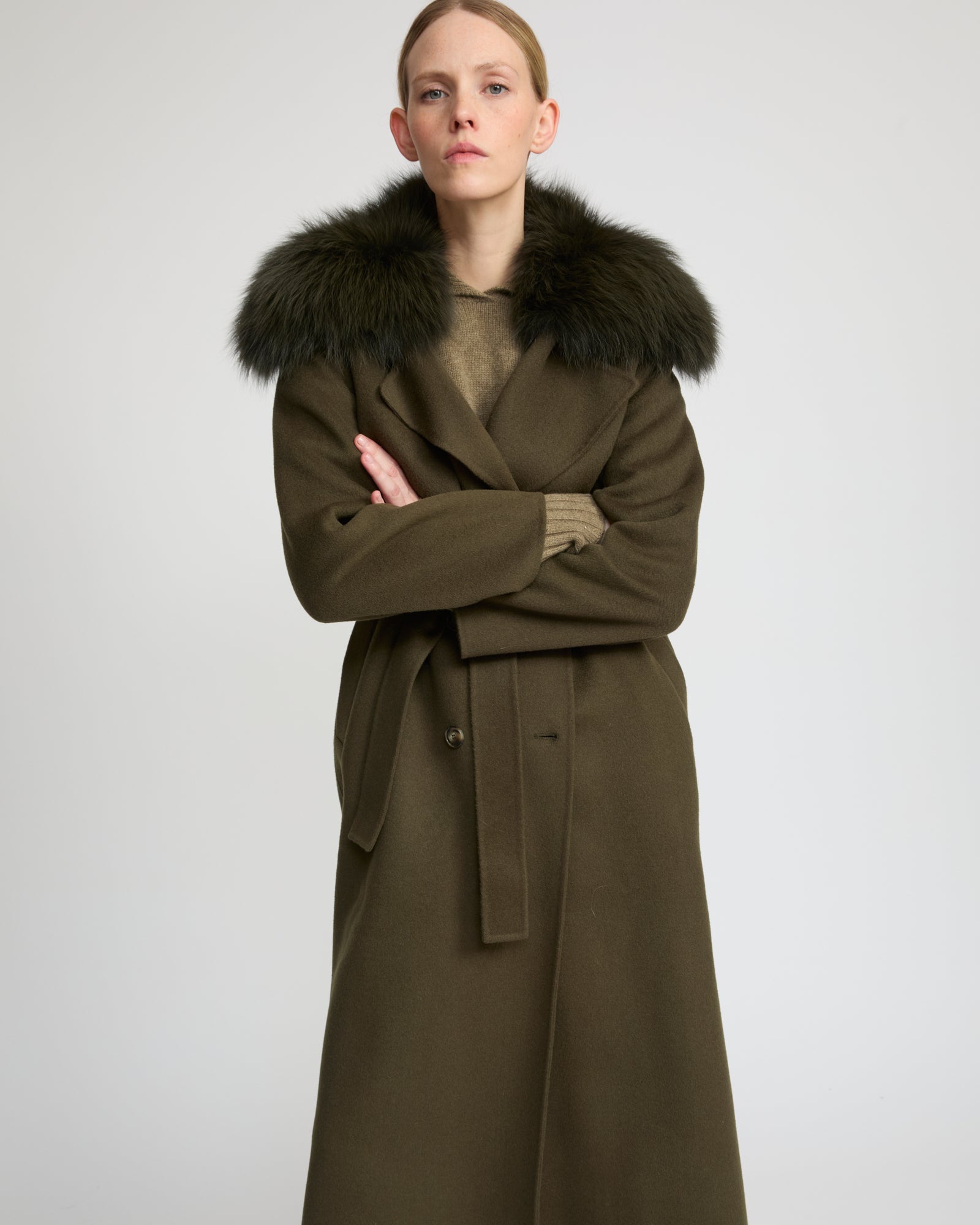 Belted coat in cashmere wool with fox fur collar - Yves Salomon