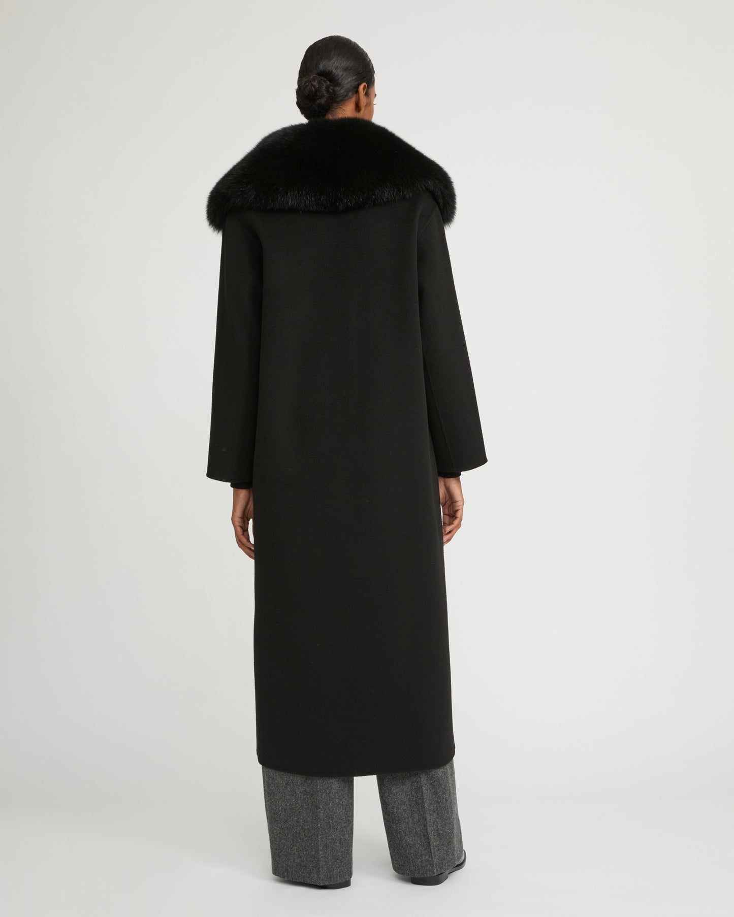 Belted coat in cashmere wool with fox fur collar - Yves Salomon