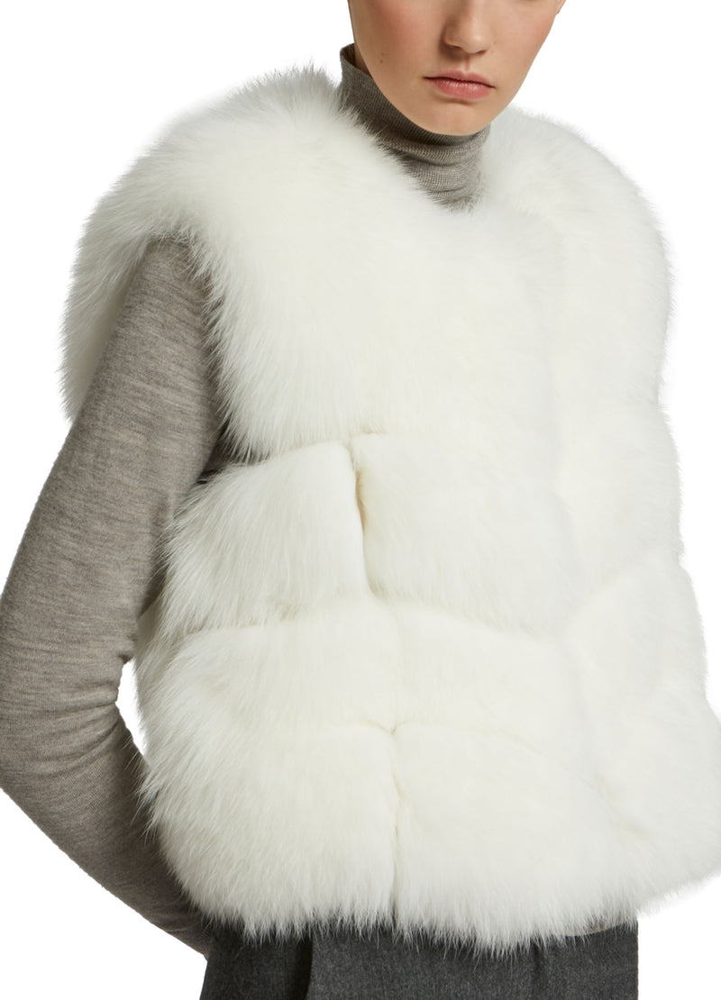 Short gilet in fox fur