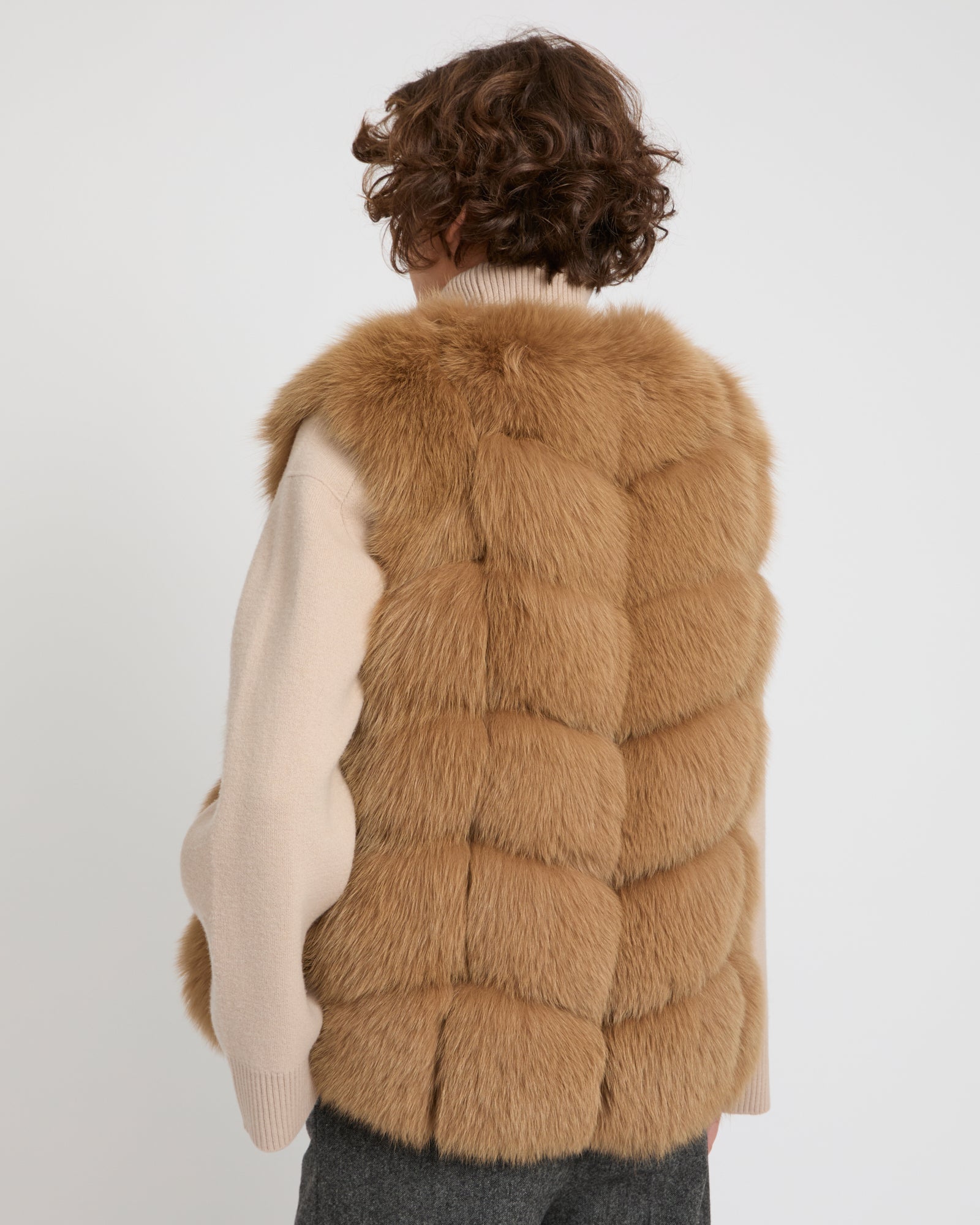 SLEEVELESS BURGUNDY FOX GILET -Yves Salomon