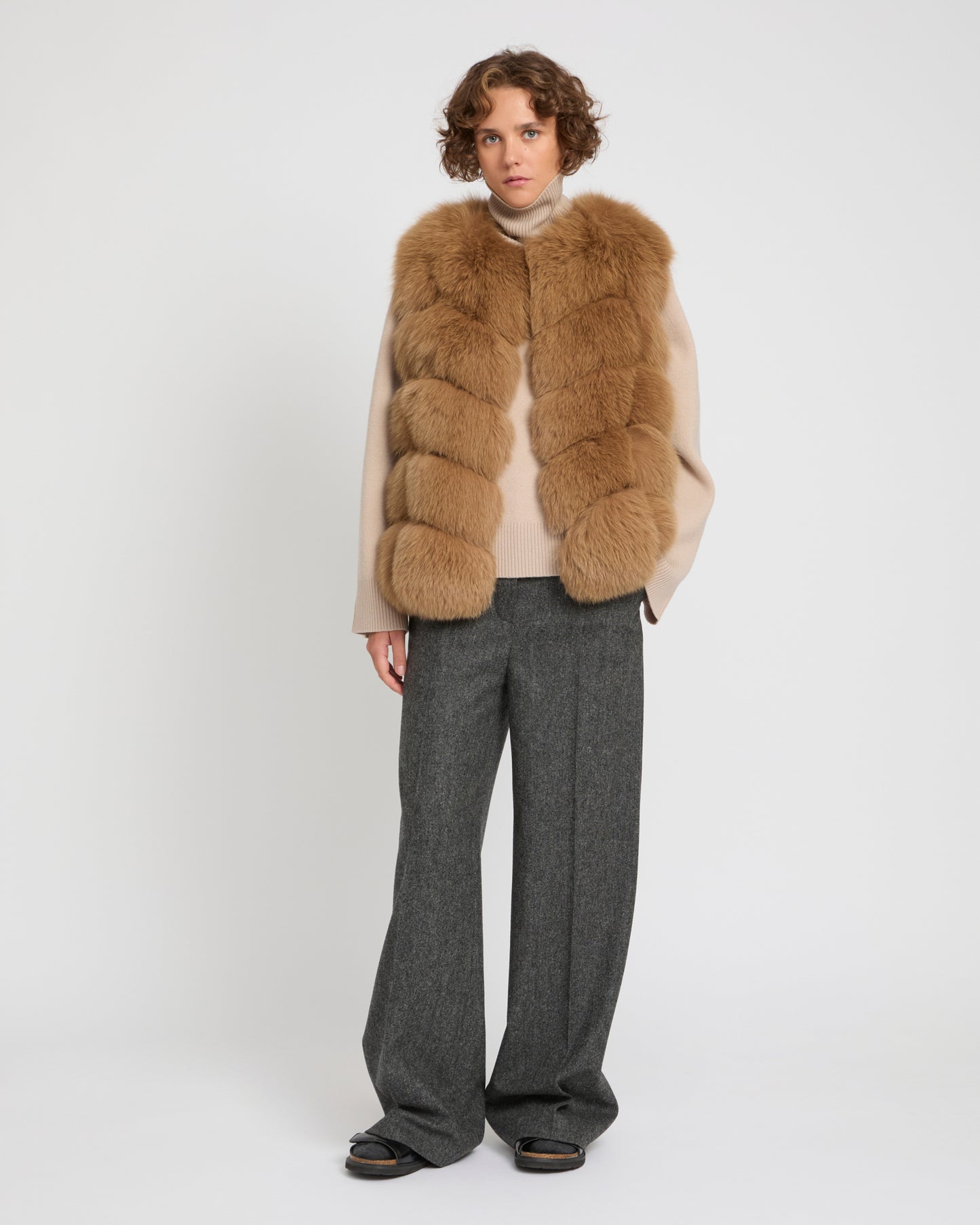 SLEEVELESS BURGUNDY FOX GILET -Yves Salomon