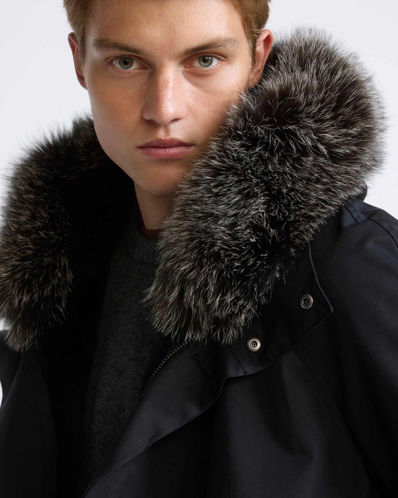 Short iconic parka in waterproof cotton blend with fox and rabbit fur - Yves Salomon - New Fall/Winter Collection