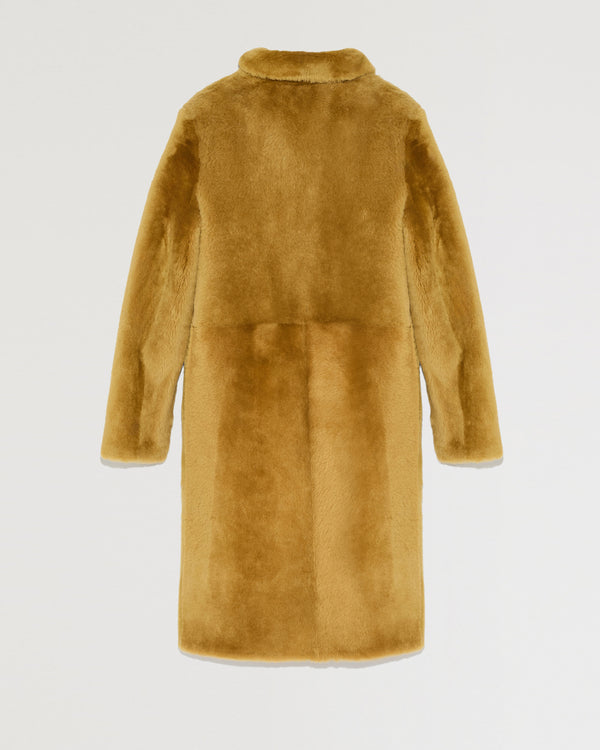 Lambskin coat with tailored collar