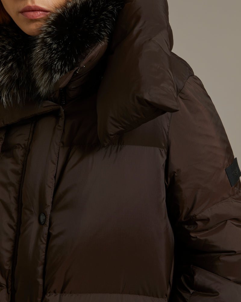 3/4 down jacket in water-repellent technical fabric with fox fur 
