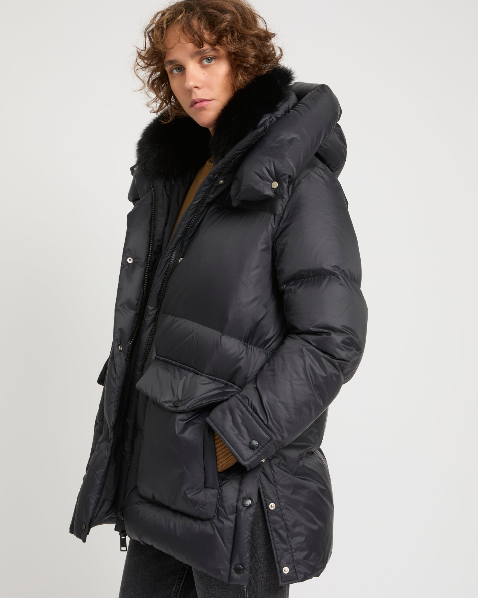 3/4 down jacket in water-repellent technical fabric with fox fur
