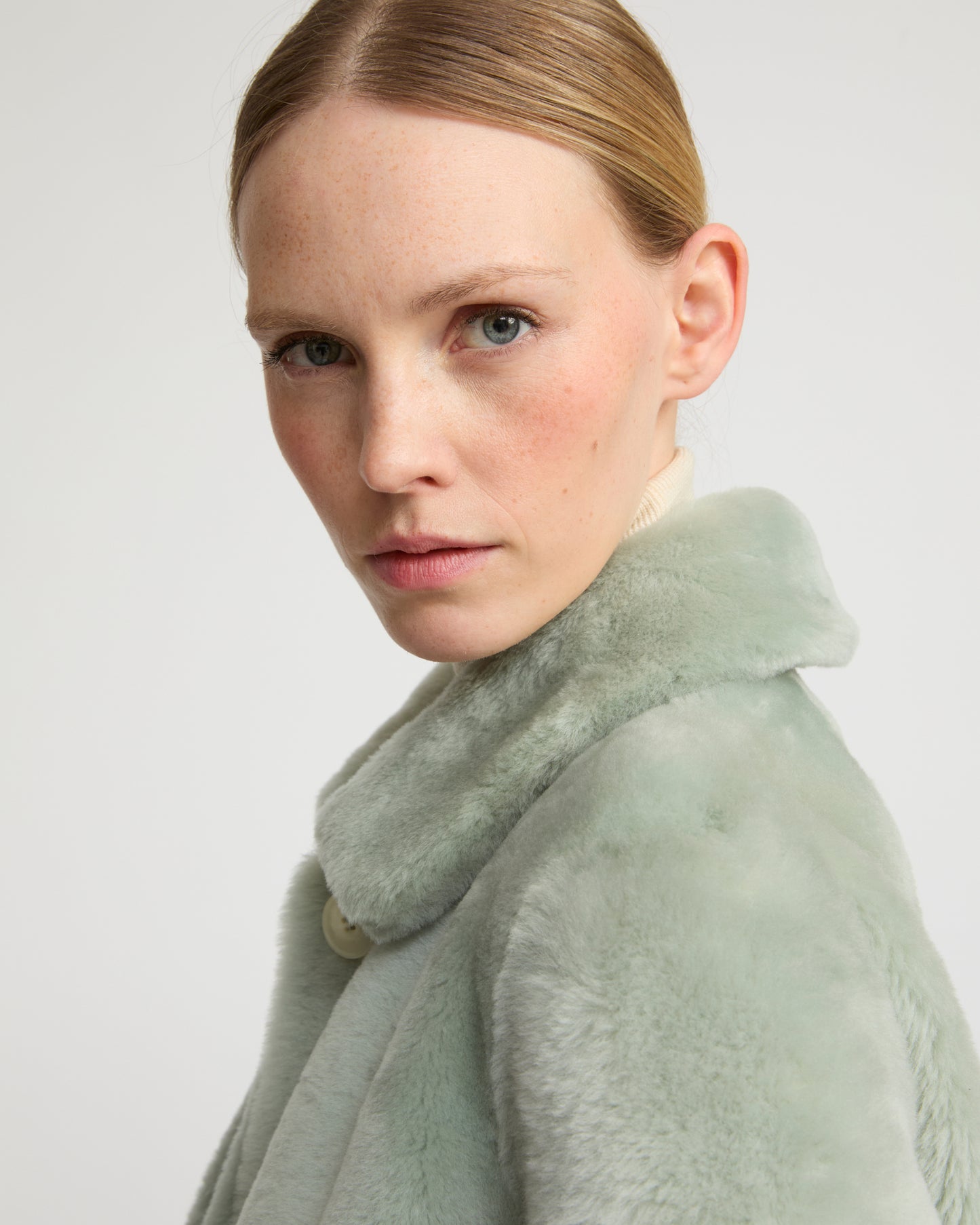 Short reversible jacket in merino lambskin - Yves Salomon
