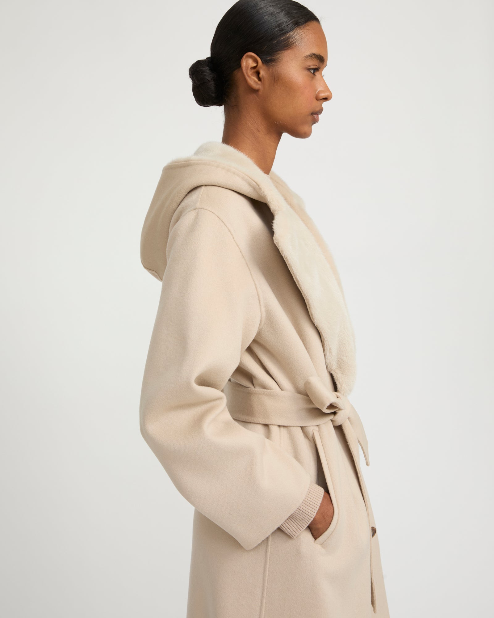 Long coat in cashmere wool with mink fur hood - Yves Salomon