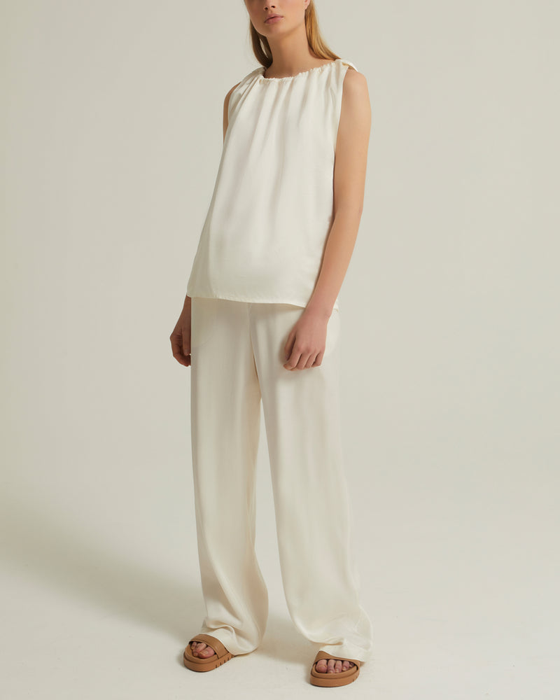 Sleeveless top with adjustable satin neckline - white