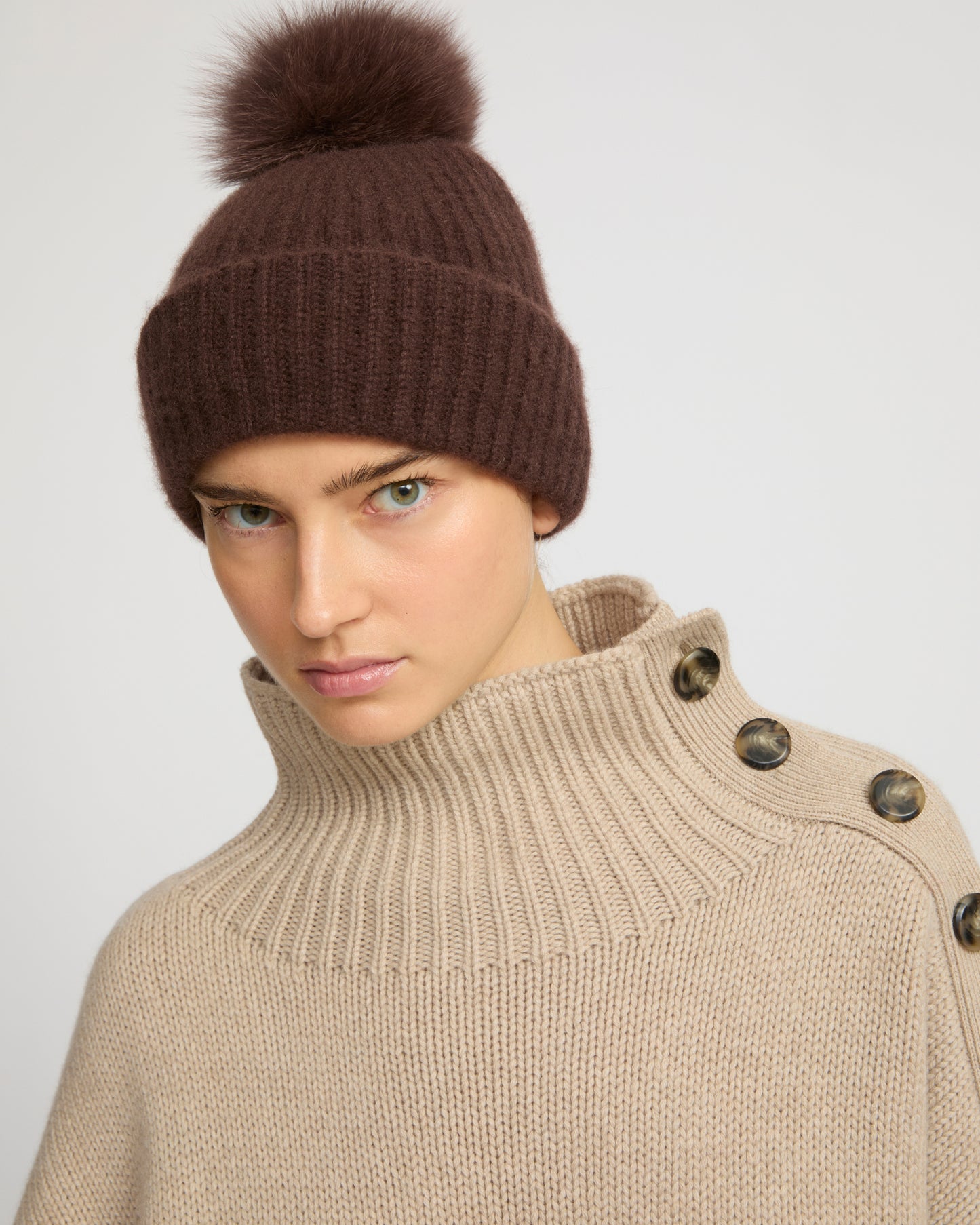 100% cashmere knit beanie with fox fur pompom