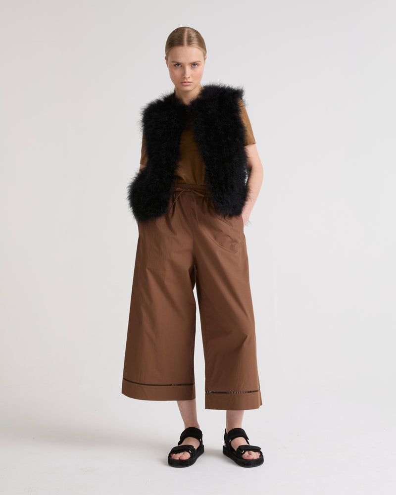 Cropped feather gilet - black - Yves Salomon