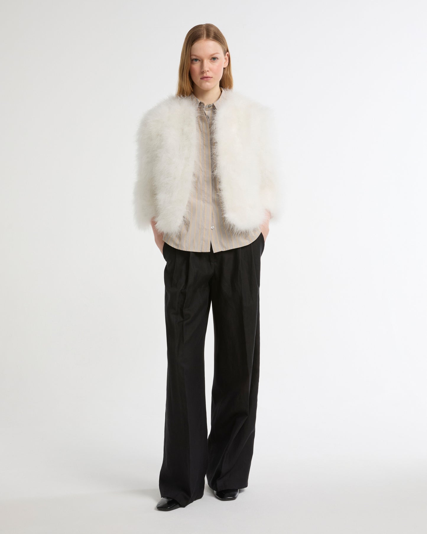 Short feather jacket