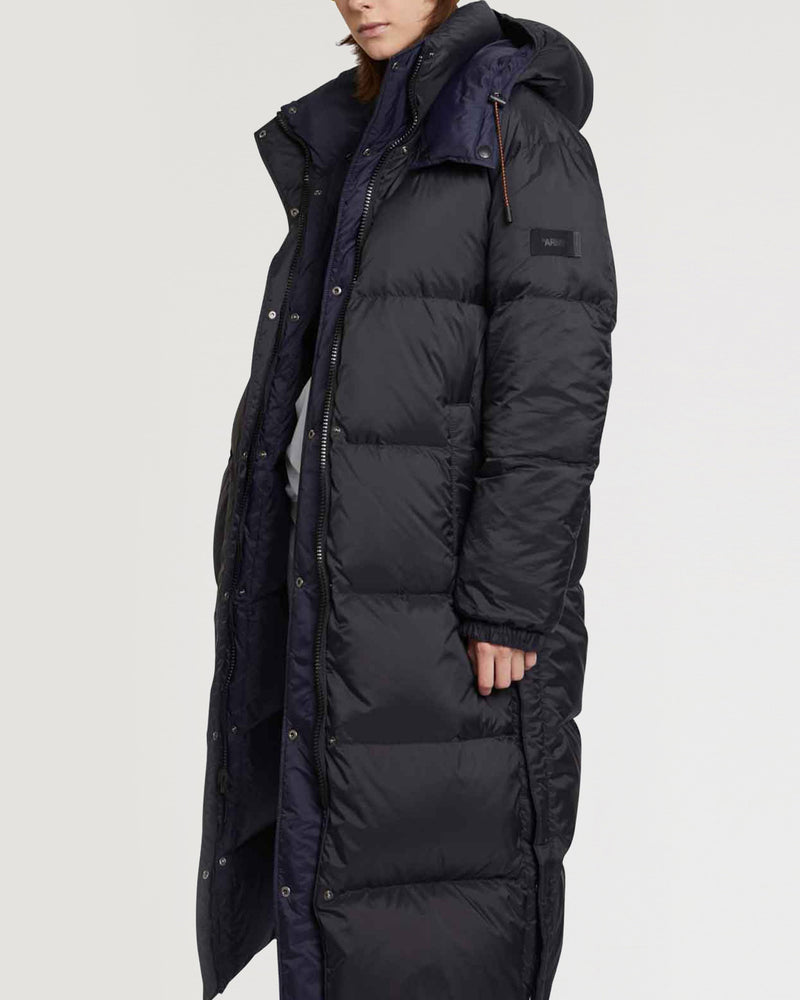 Two-tone reversible 7/8 down jacket