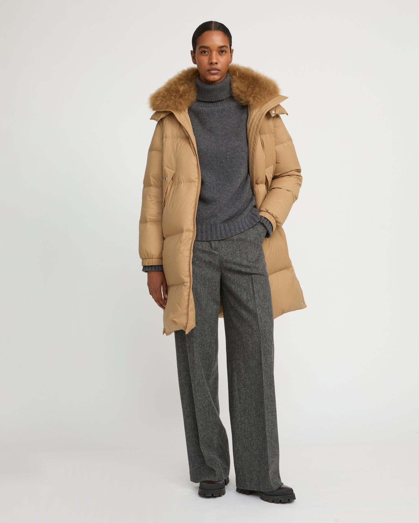 7/8 Long down jacket in water-repellent technical fabric with collar trim in fluffy lambswool - Yves Salomon