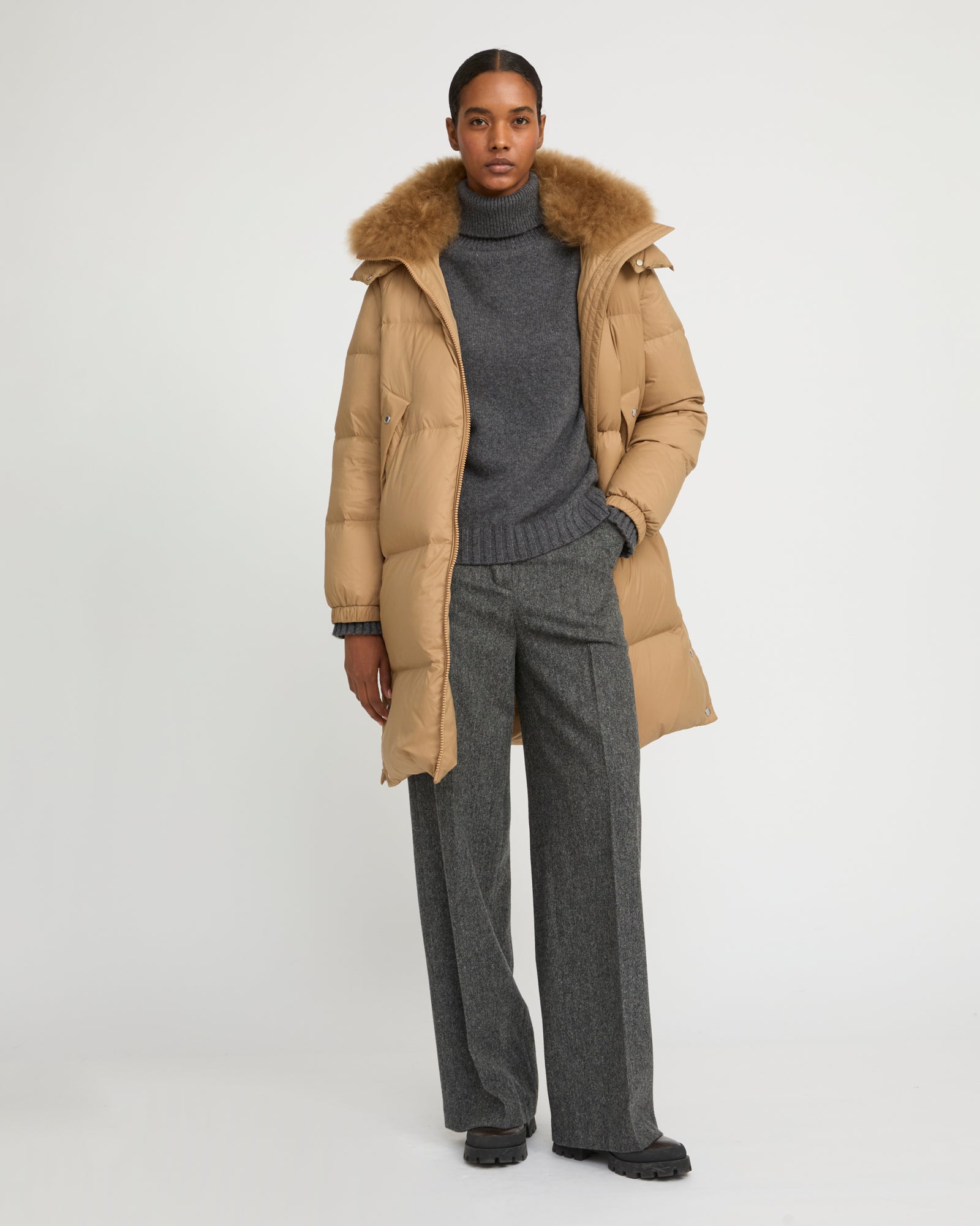 7/8 Long down jacket in water-repellent technical fabric with collar trim in fluffy lambswool - Yves Salomon
