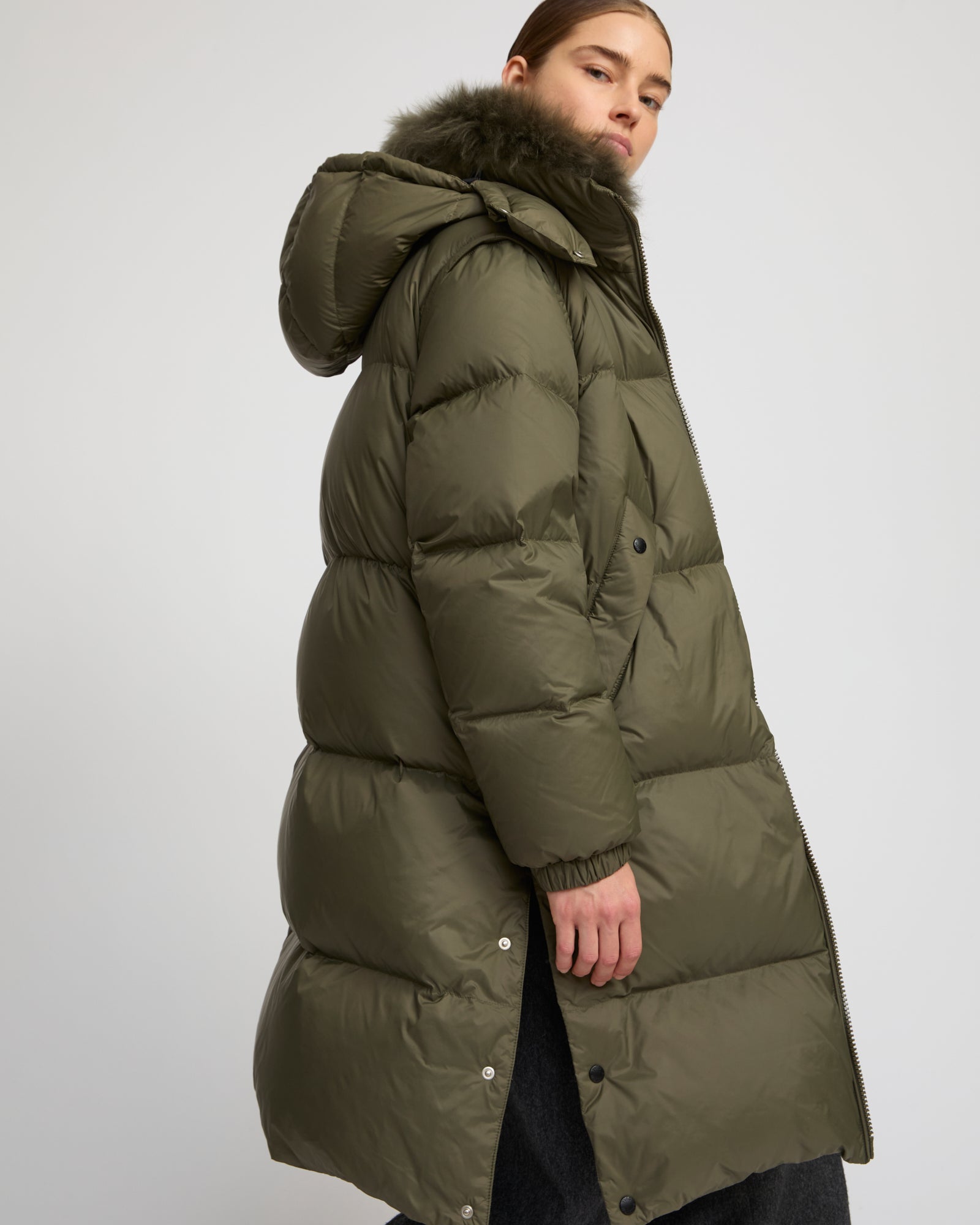 7/8 Long down jacket in water-repellent technical fabric with collar trim in fluffy lambswool - Yves Salomon