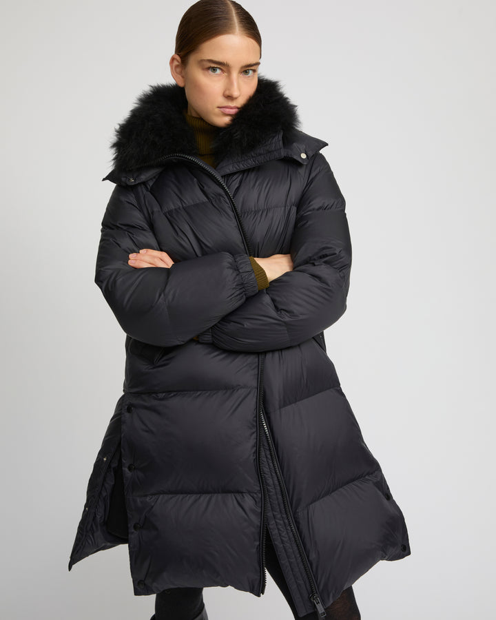 7/8 Long down jacket in water-repellent technical fabric with collar trim in fluffy lambswool