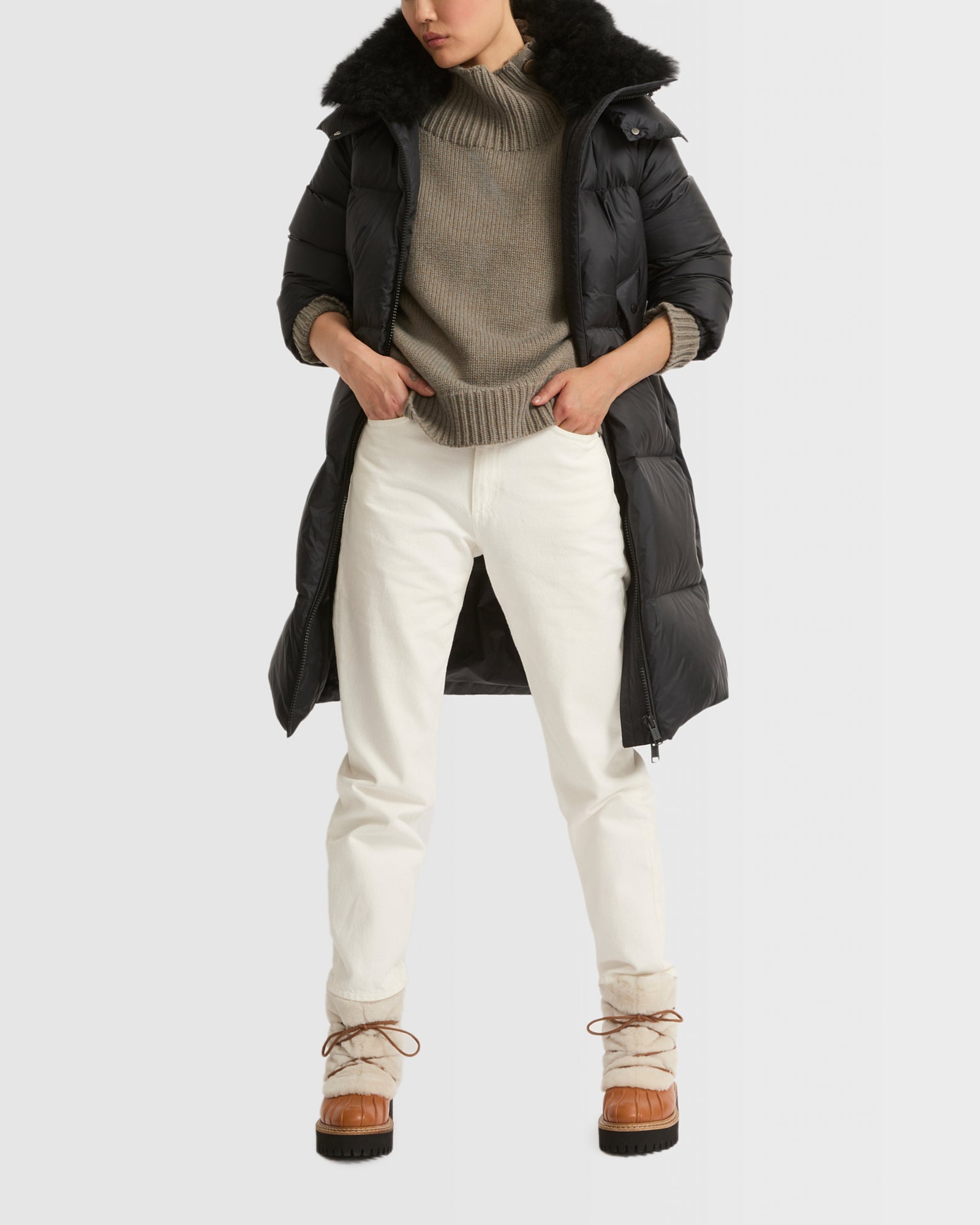 Long down jacket in water-repellent technical fabric with