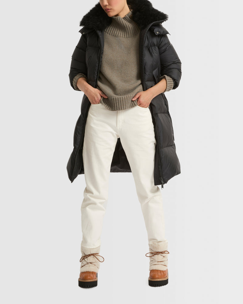 Long down jacket in water-repellent technical fabric with collar Long down jacket in water-repellent technical fabric with collar