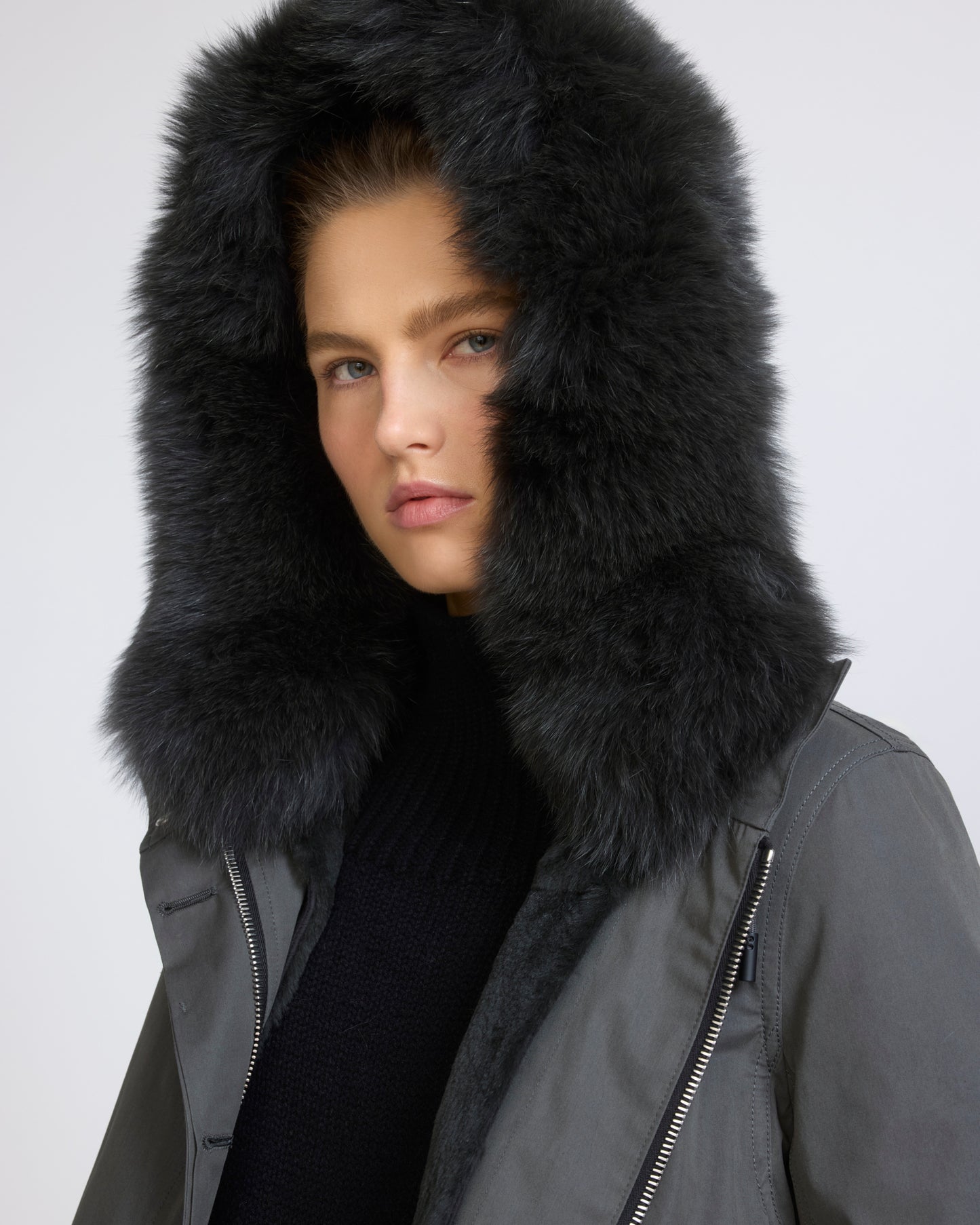 Short Iconic parka in waterproof cotton blend with fox and rabbit fur - Yves Salomon - New Fall/Winter Collection